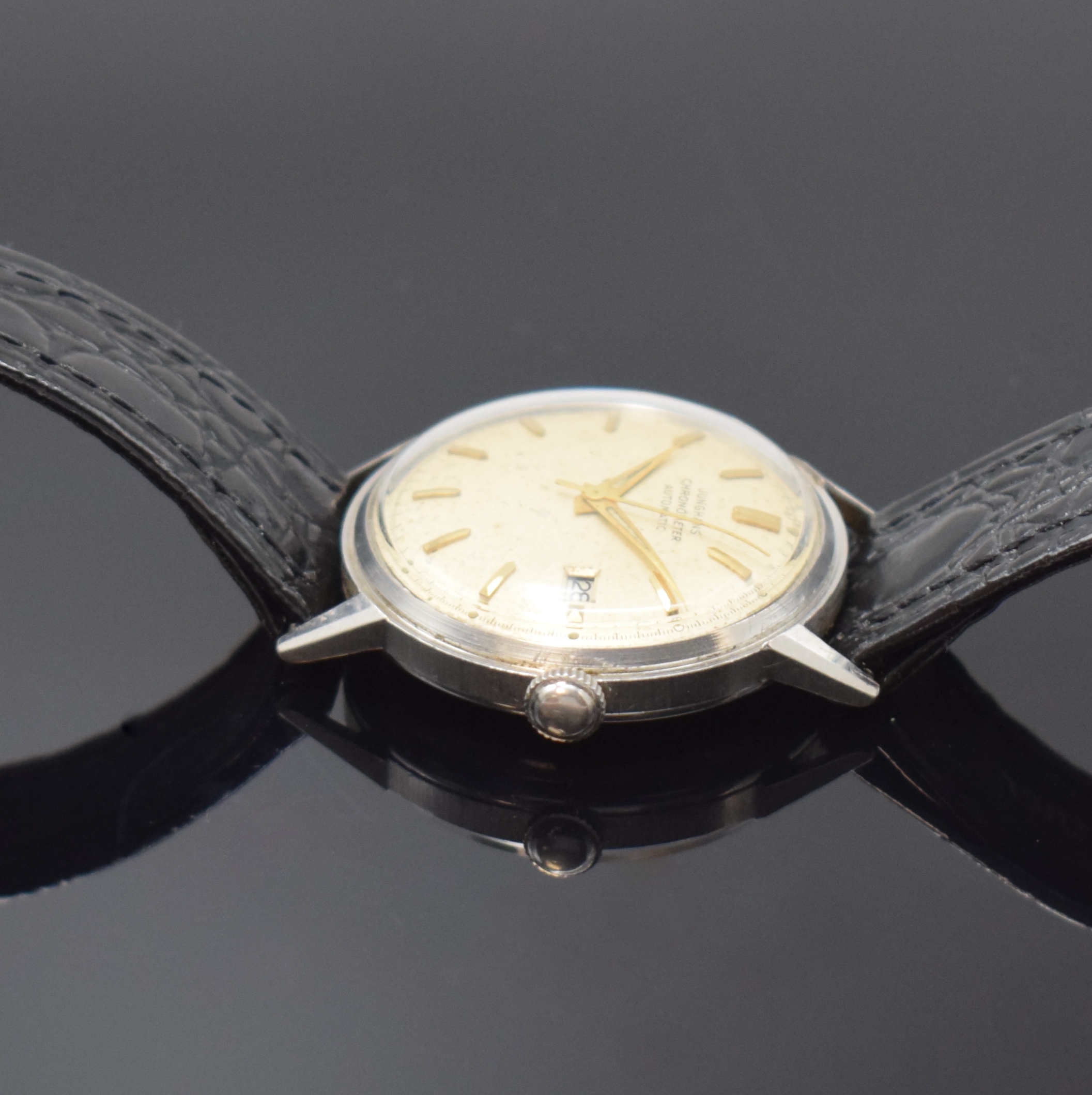 Detail b: JUNGHANS Automatik-Chronometer Kaliber 83 in Stahl, Deutschland um 1960, 2-tlg. Geh., Boden aufgedr., Glasrand zu ers., silb. Zifferbl. pat., gold. ...