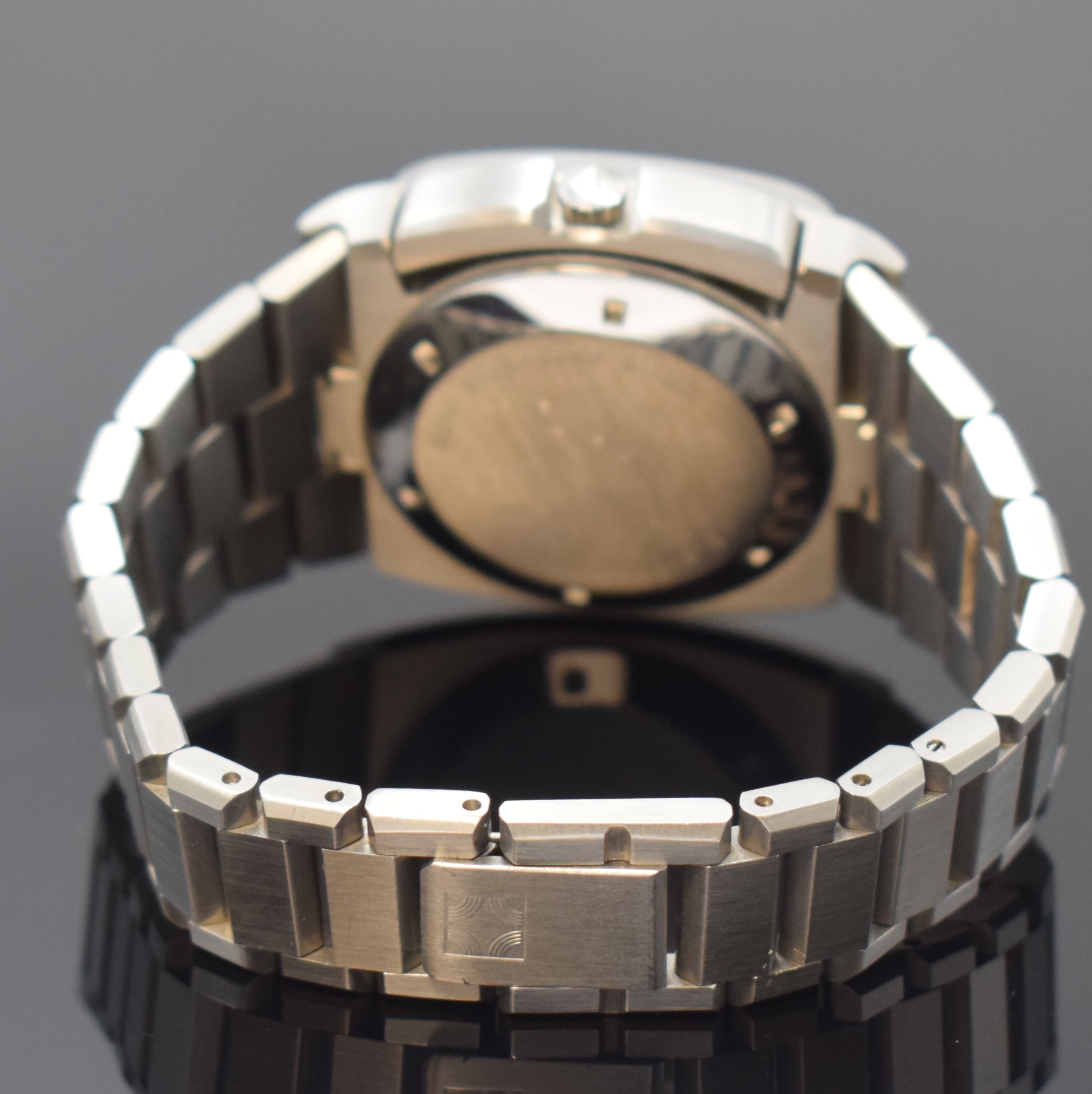 Detail b: ZENITH El Primero TV-Screen Armbandchronograph Referenz 01-0200-415 in Stahl mit Stahlband, Schweiz um 1975, Automatik, verschr. Geh. m. integr. ...