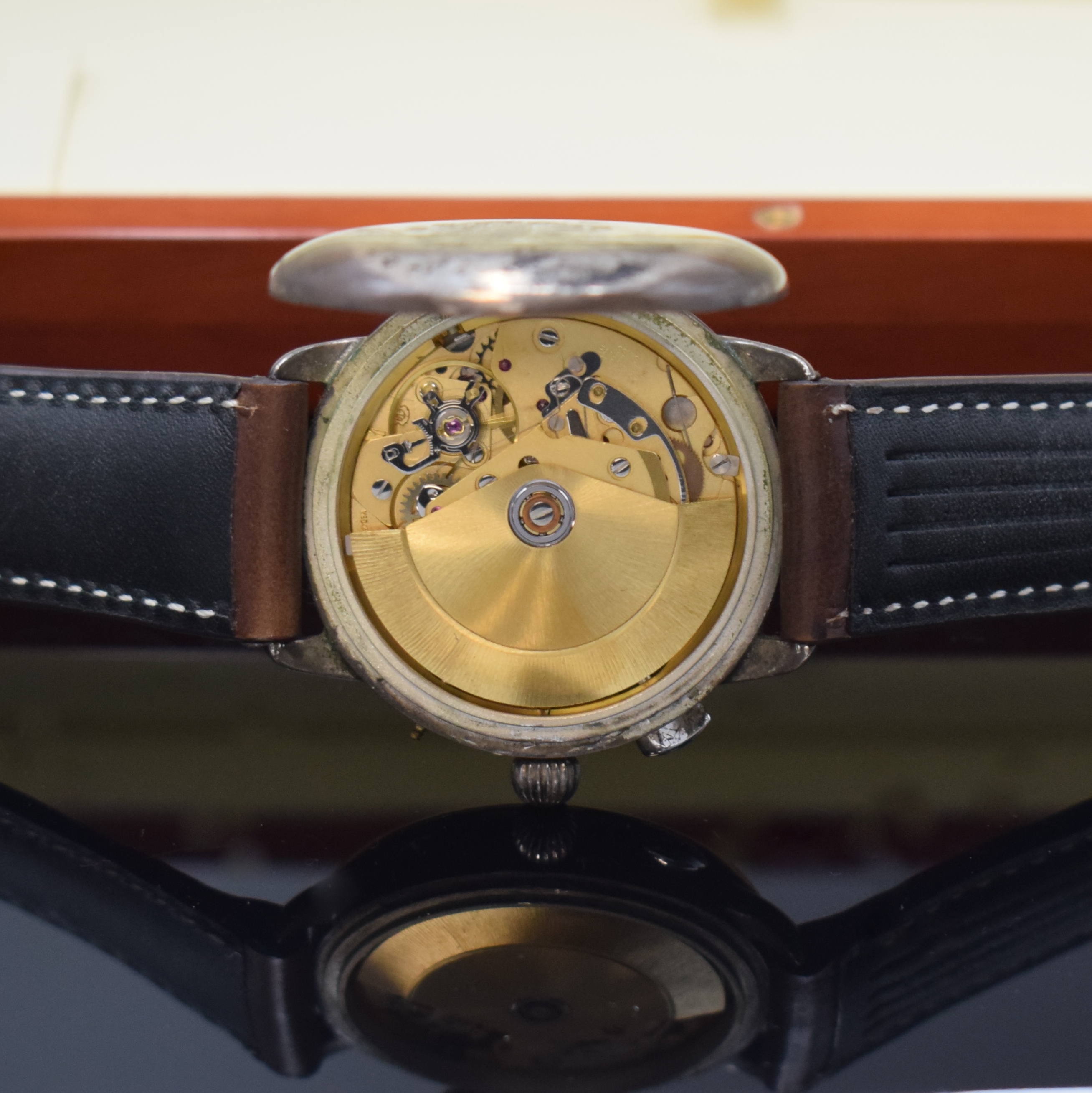Detail h: DUBOIS Armbandchronograph in 925er Silber, Automatik, Schweiz 1990er Jahre, Geh. angel., Scharnierboden, Glasrand und Cuv. aufgedr., emailfarb. ...
