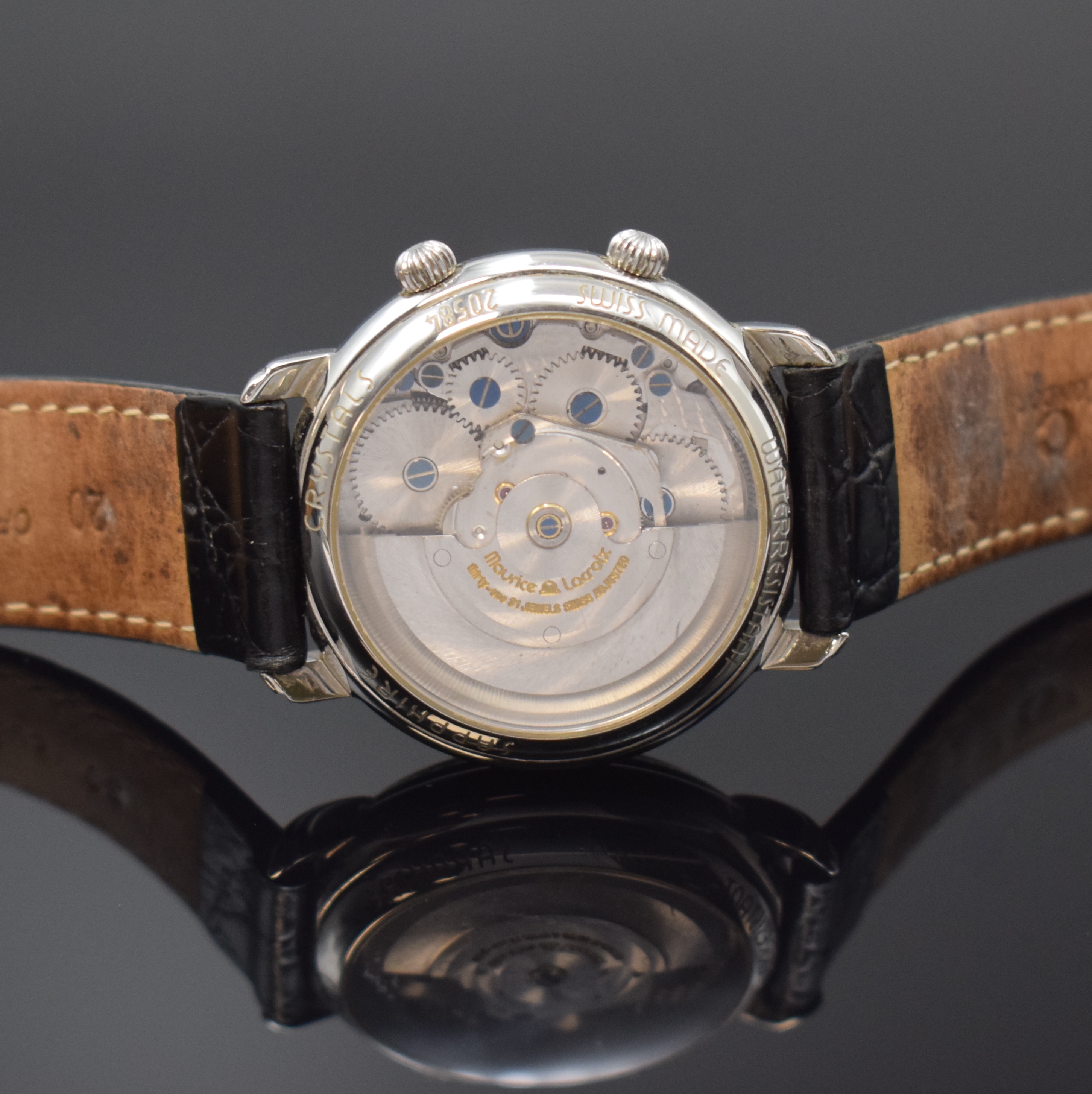 Detail c: MAURICE LACROIX Armbandwecker Referenz 20584, Automatik, Edelstahl pol., beids. vergl., silb., z. T. guill. Zifferblatt mit Perlmutteinlage, Tag und ...