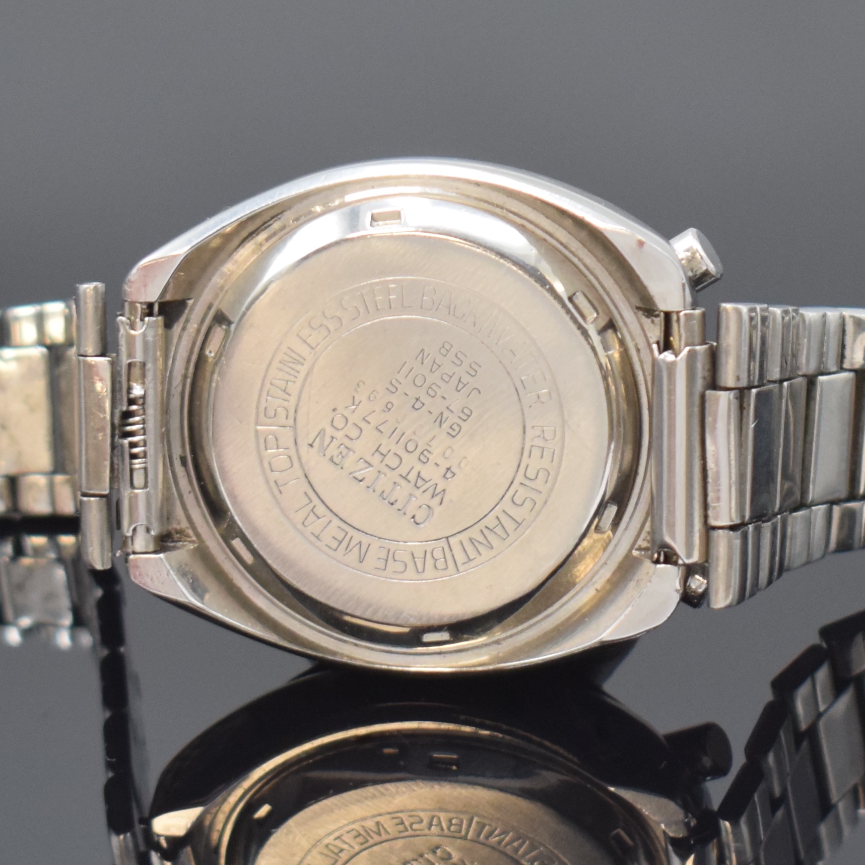 Detail d: CITIZEN Bullhead Armbandchronograph Referenz 4-901177K, Japan um 1972, Automatik, pultförmiges Metallgeh. inkl. orig. Gliederband m. Faltschl., ...
