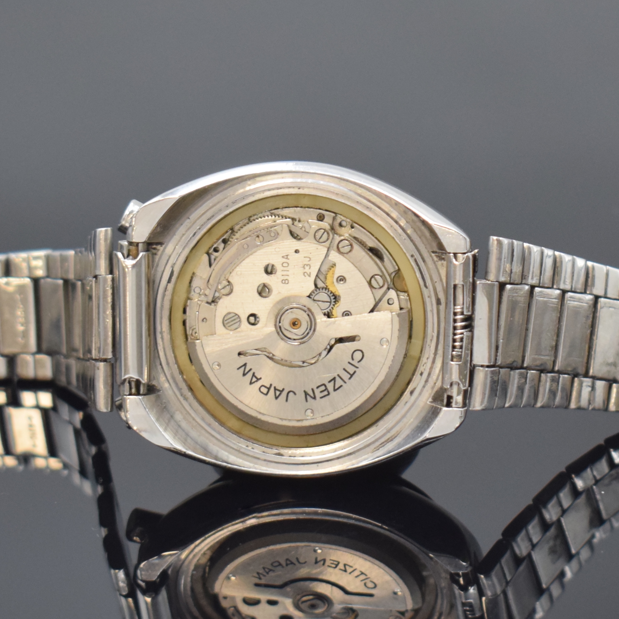 Detail e: CITIZEN Bullhead Armbandchronograph Referenz 4-901177K, Japan um 1972, Automatik, pultförmiges Metallgeh. inkl. orig. Gliederband m. Faltschl., ...