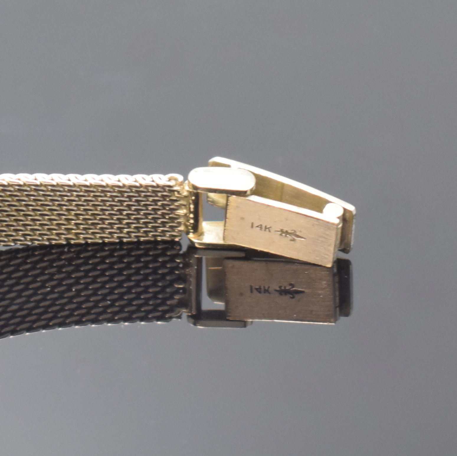 Detail c: OMEGA Damenarmbanduhr Ladymatic in WG 585/000, Schweiz um 1970, Automatik, 2-teil. Geh., Milanaiseband, Boden aufgedr., silb. Zifferbl. m. aufgel. ...