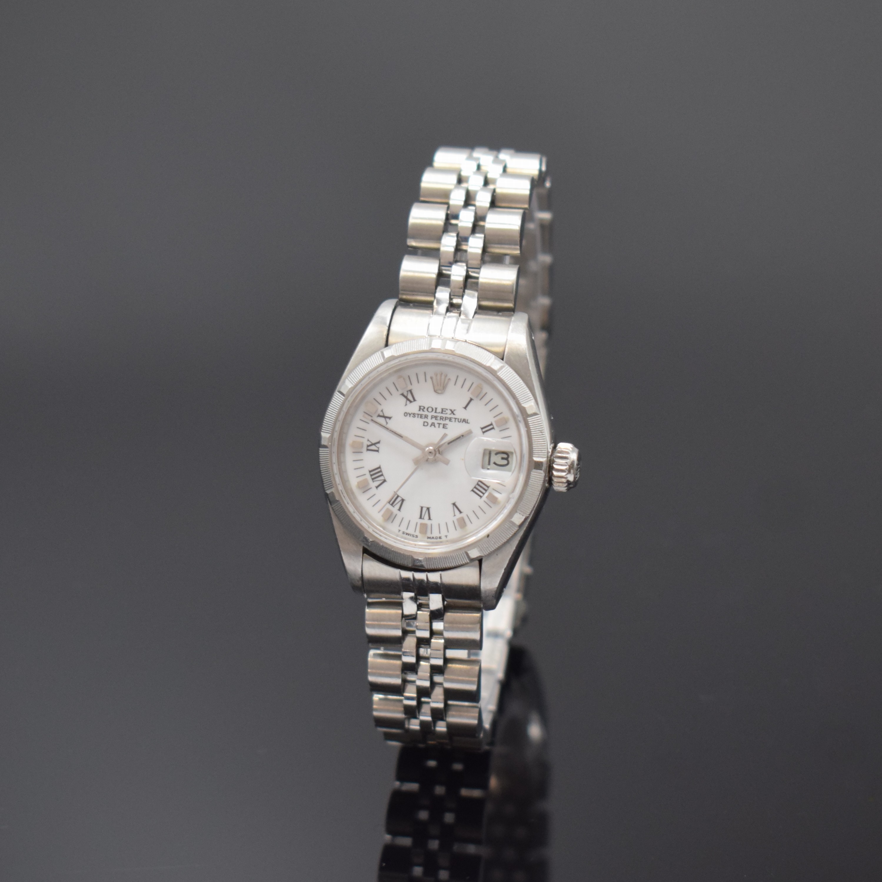 ROLEX Date Damenarmbanduhr in Stahl Referenz 69190, Automatik, Schweiz um 1990, L-Serie, Boden und Krone verschr., Jubileeband m. Faltschl., ...