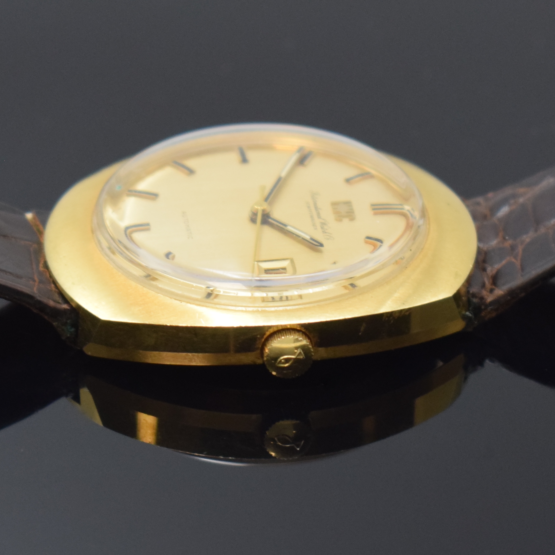 Detail c: IWC seltene Herrenarmbanduhr in GG 750/000 Referenz R815A, Schweiz um 1970, Automatik, massives Monocoque-Geh. inkl. orig. Lederband (zu ers.) m. ...