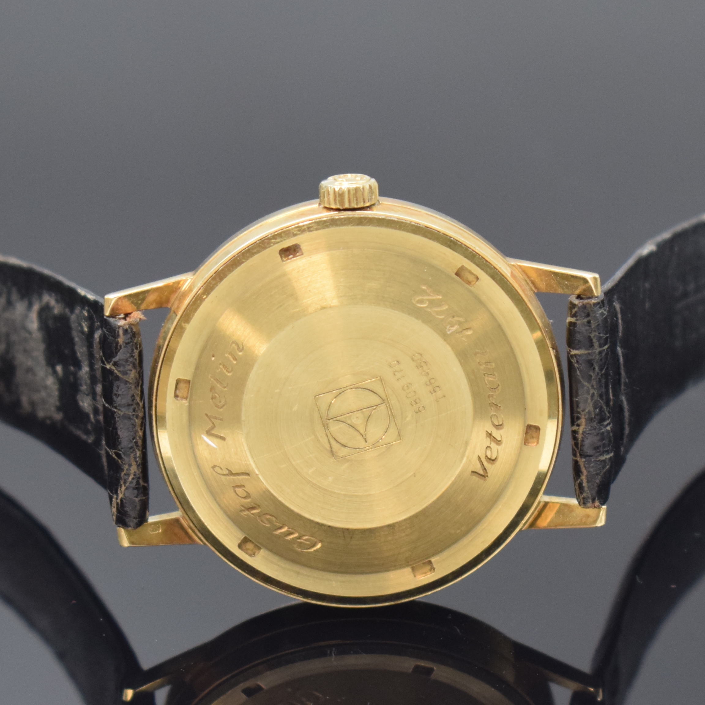 Detail c: CERTINA Armbanduhr Blue Ribbon in GG 585/000, Schweiz um 1970, Automatik, Boden mit Widmung verschr., silb. Zifferbl. m. aufges. Indizes, Datum bei ...