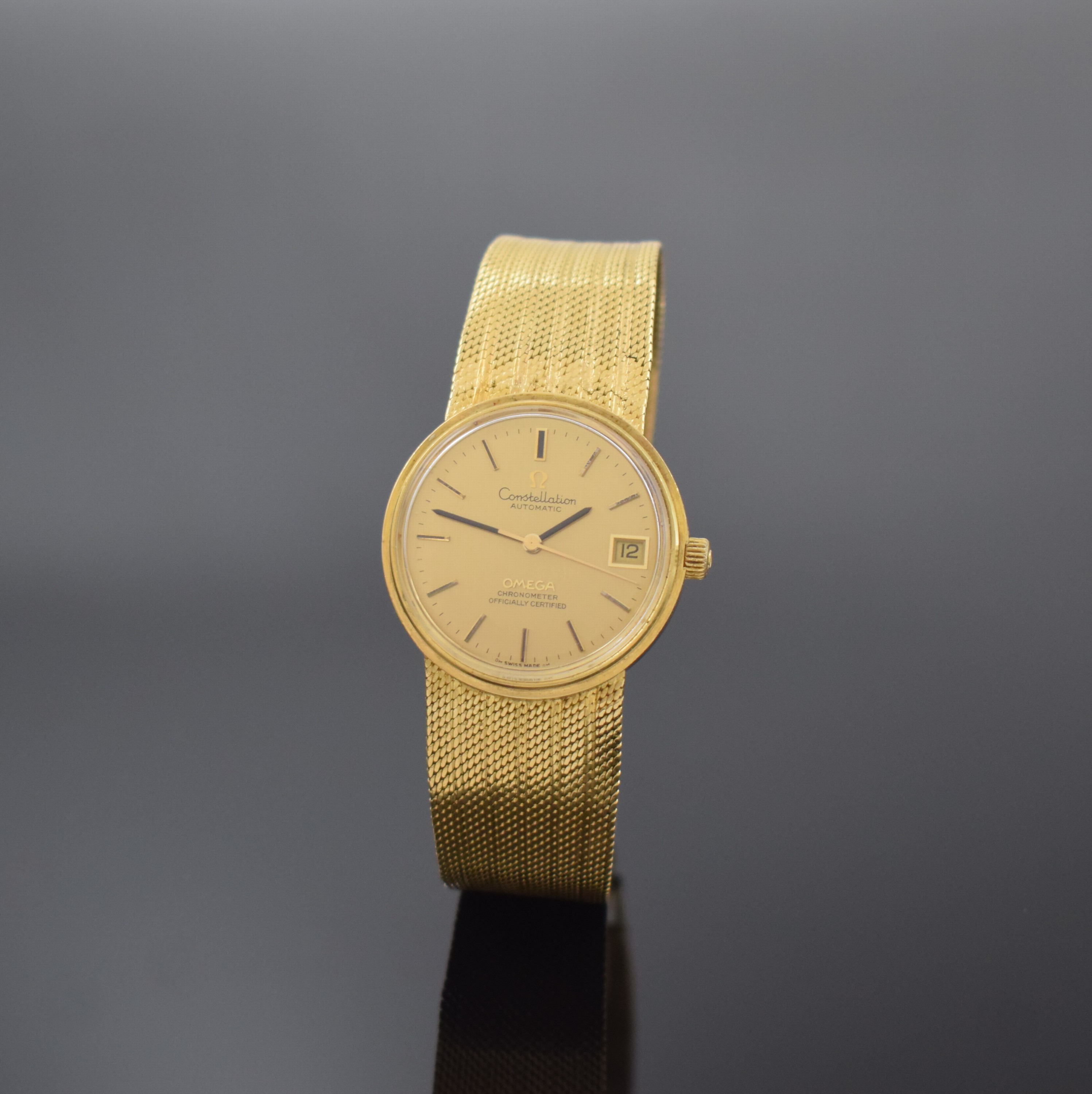 OMEGA Constellation Chronometer Herrenarmbanduhr in GG 750/000 Referenz 168.7239 / 166.7240, Schweiz um 1970, Automatik, verschr. Boden m. Darst. ...