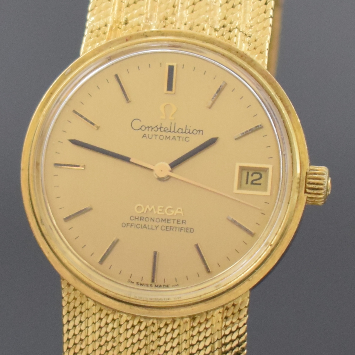 Detail a: OMEGA Constellation Chronometer Herrenarmbanduhr in GG 750/000 Referenz 168.7239 / 166.7240, Schweiz um 1970, Automatik, verschr. Boden m. Darst. ...