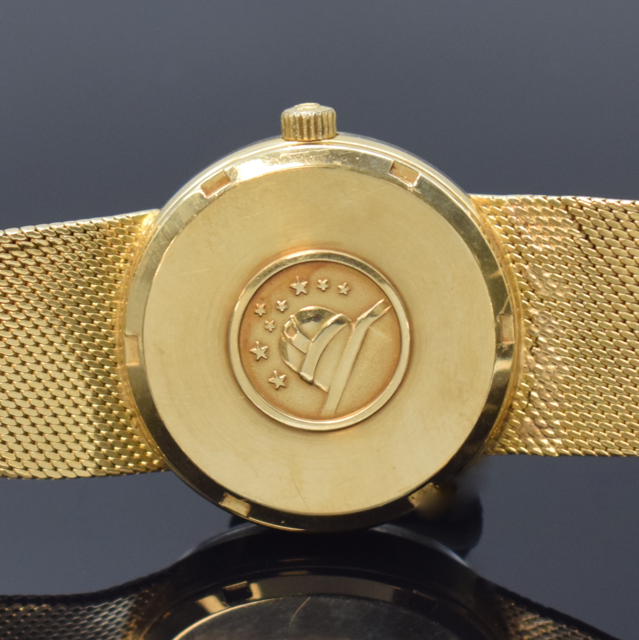 Detail e: OMEGA Constellation Chronometer Herrenarmbanduhr in GG 750/000 Referenz 168.7239 / 166.7240, Schweiz um 1970, Automatik, verschr. Boden m. Darst. ...