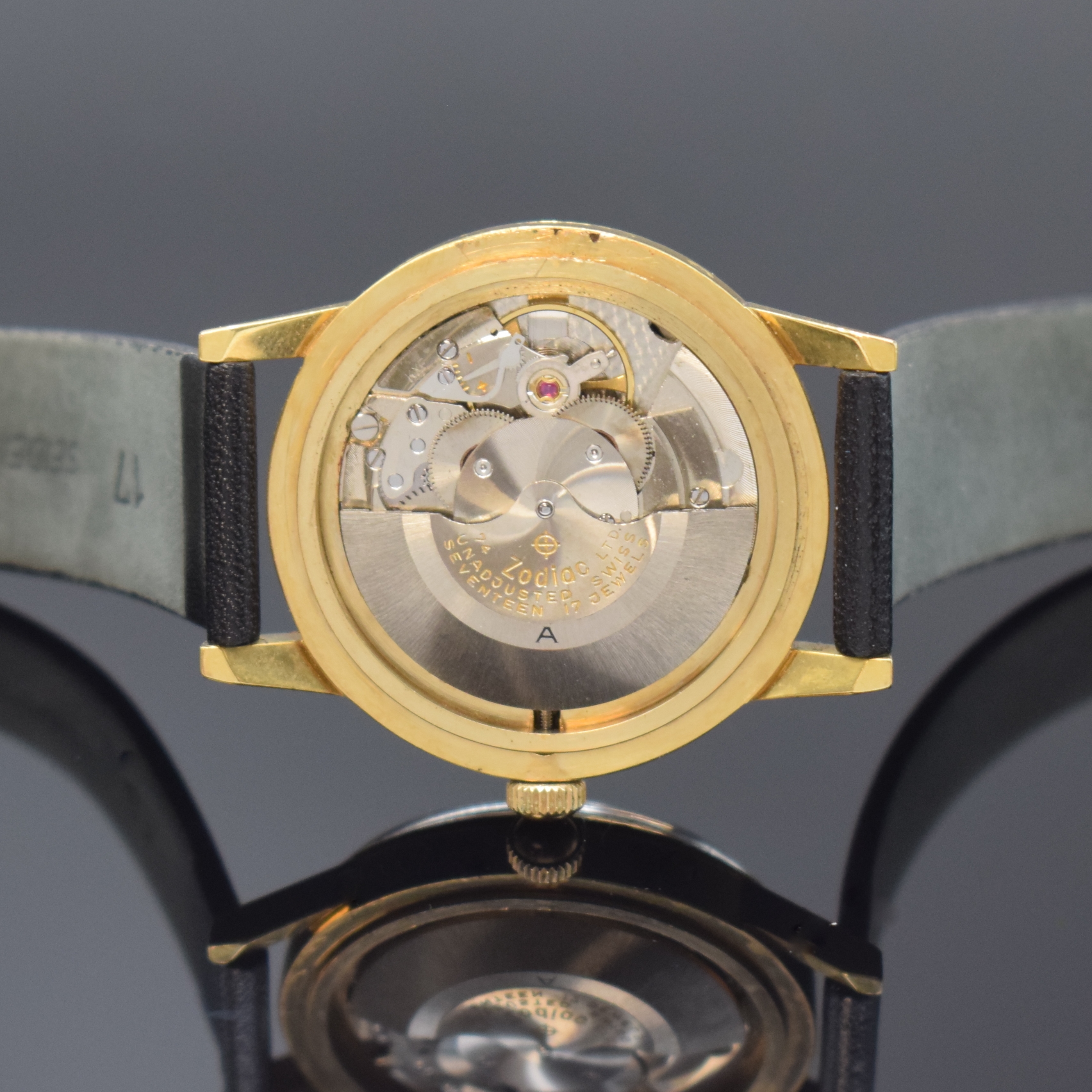 Detail f: ZODIAC Herrenarmbanduhr mit Vollkalender inklusive Mondphase Referenz 743-908, Automatik, Schweiz um 1968, verg. Geh., Edelstahlboden und Glasrand ...