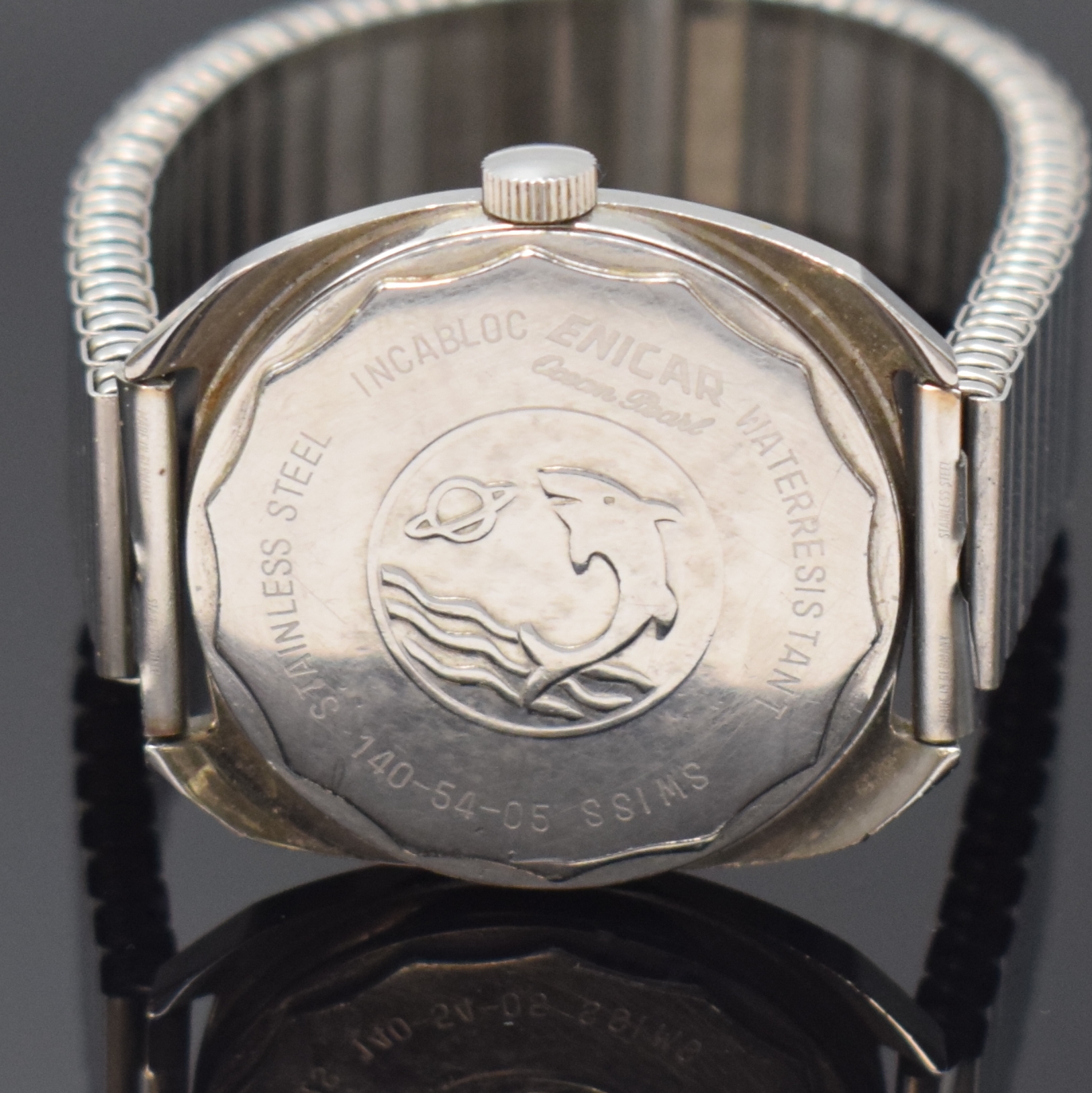 Detail c: ENICAR Star Herrenarmbanduhr in Stahl Referenz 140-54-05, Schweiz um 1965, Handaufzug, Boden verschr., neutr. Flexband, silb. Zifferbl. m. aufges. ...