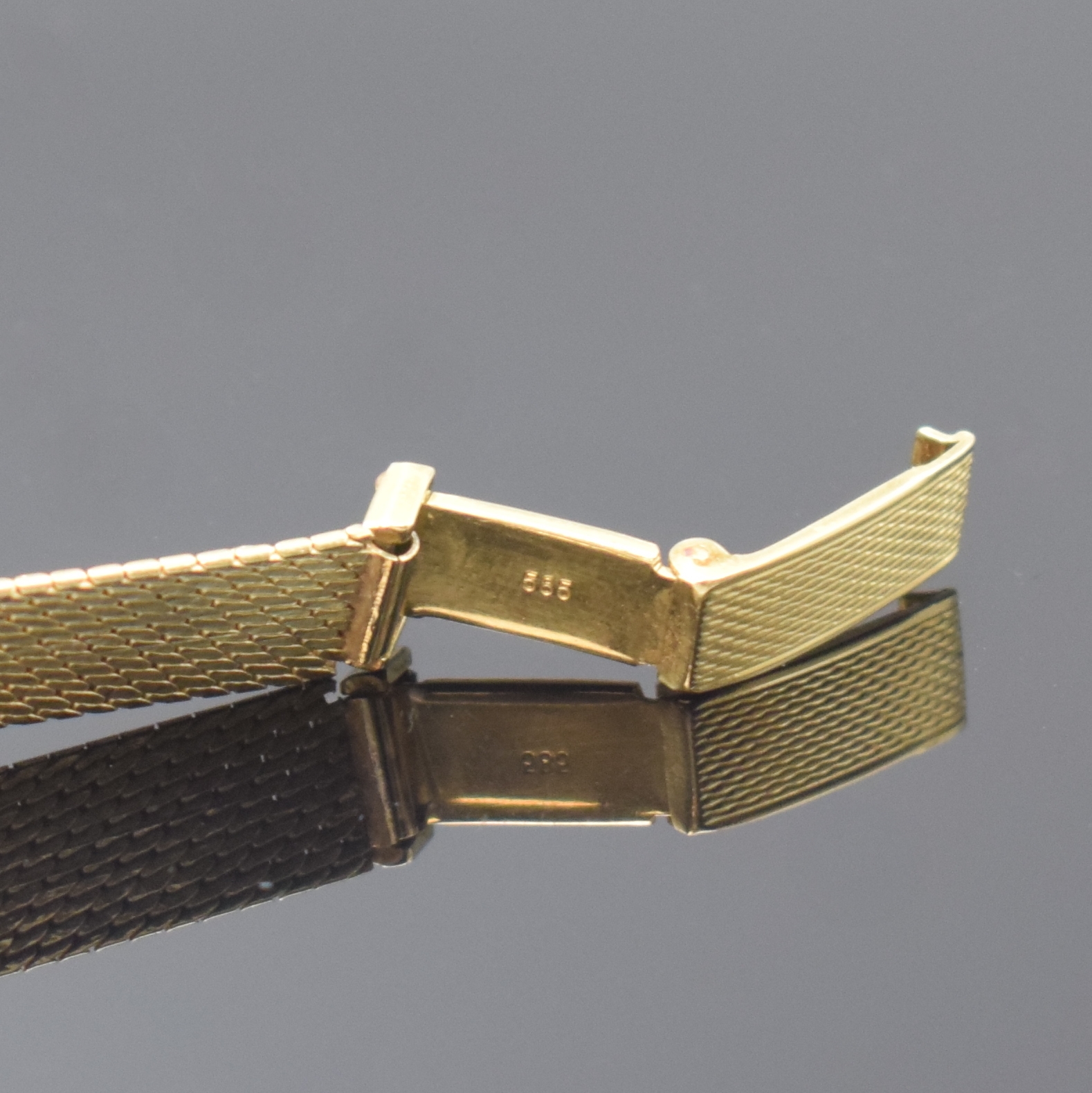 Detail b: NORVINA Damenarmbanduhr in GG 585/000, Schweiz um 1965, Handaufzug, Goldband, Boden aufgedr., silb. Zifferbl. m. aufges. Std.- Ind., gold. Zeiger, ...
