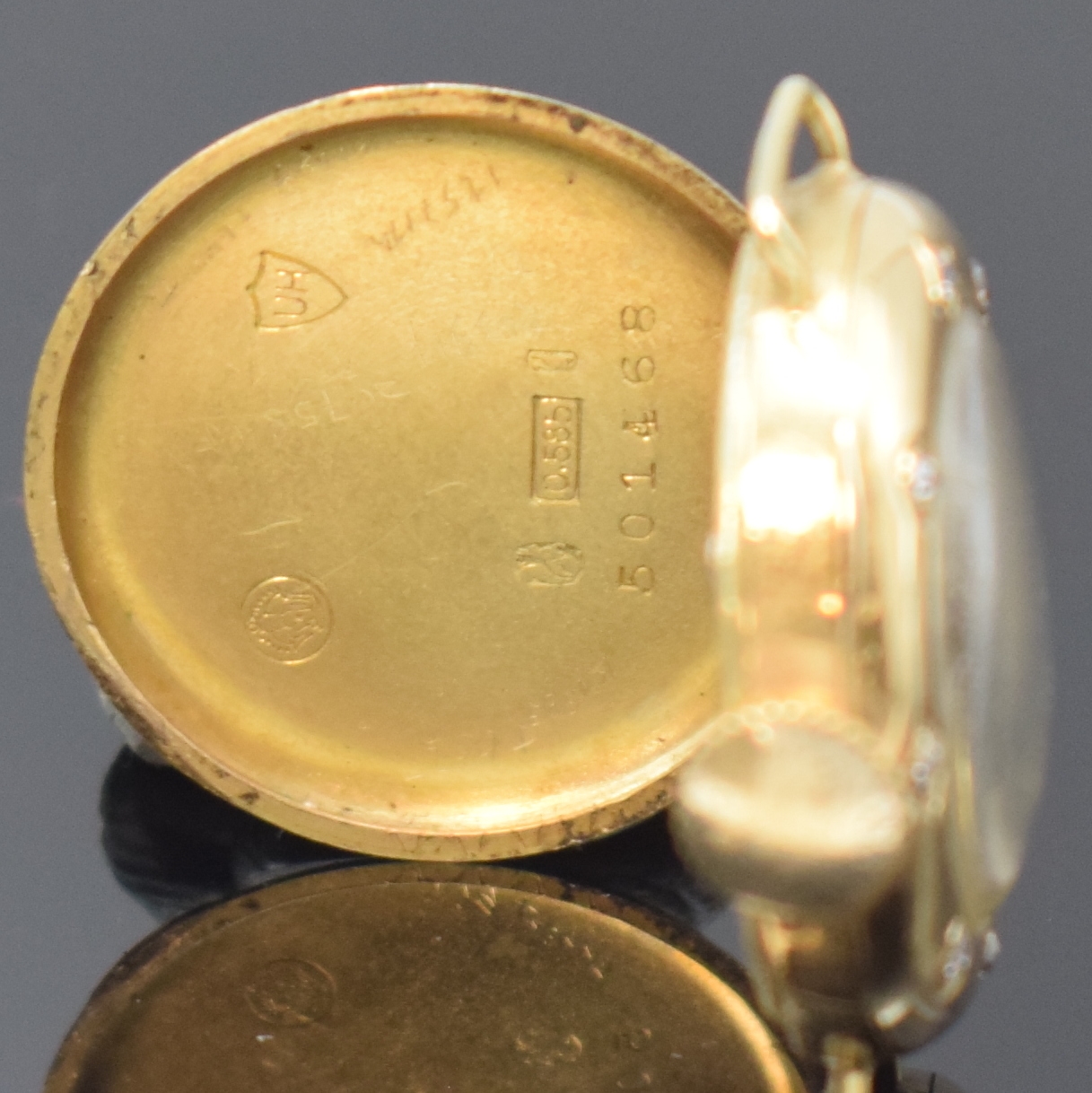 Detail e: GERSI Damenarmbanduhr und eine offene Damentaschenuhr mit Diamanten in GG 585/000,Schweiz um 1930, Handaufzug, 1) Gersi Armbanduhr mit Flexband in GG ...