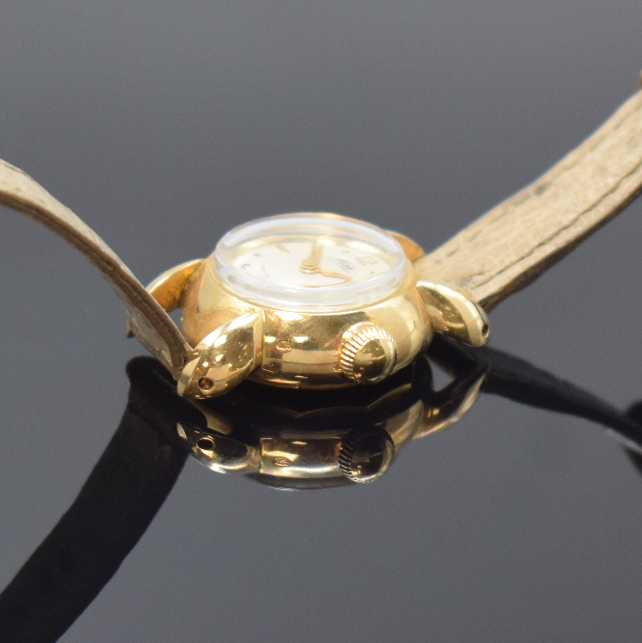 Detail b: Konvolut: 3 MIDO Damenarmbanduhren, Schweiz um 1960, alle Automatik, 2 x in GG 585/000, 1 x verg., 2 x Modell Powerwind im Monocoque- Geh., 1 x ...