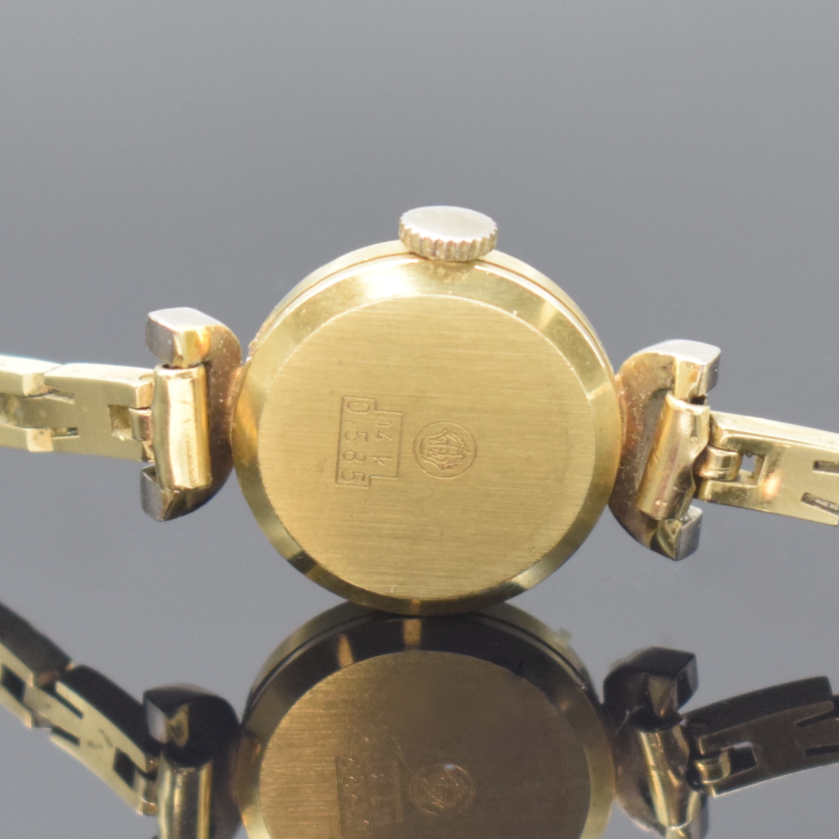 Detail d: Konvolut 2 Damenarmbanduhr in GG und RG 585/000, Schweiz um 1960, 1 x ALMA, Handaufzug, Boden aufgedr., inkl. Gliederband, Bandanst. m. Diamanten ...