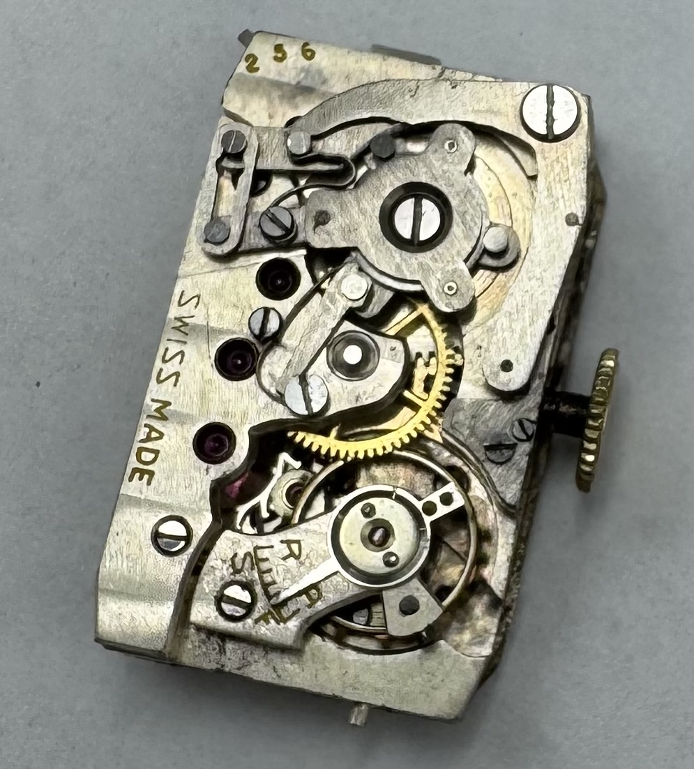 Detail c: AUTORIST John Harwood seltene frühe automatische Damenarmbanduhr in GG 585/000, Schweiz um 1930, rechteck. Geh. m. seitl. Scharnier, Zeigerst. über ...