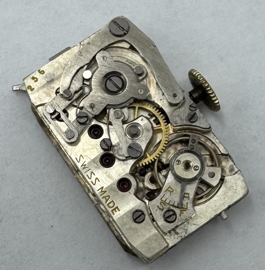 Detail e: AUTORIST John Harwood seltene frühe automatische Damenarmbanduhr in GG 585/000, Schweiz um 1930, rechteck. Geh. m. seitl. Scharnier, Zeigerst. über ...