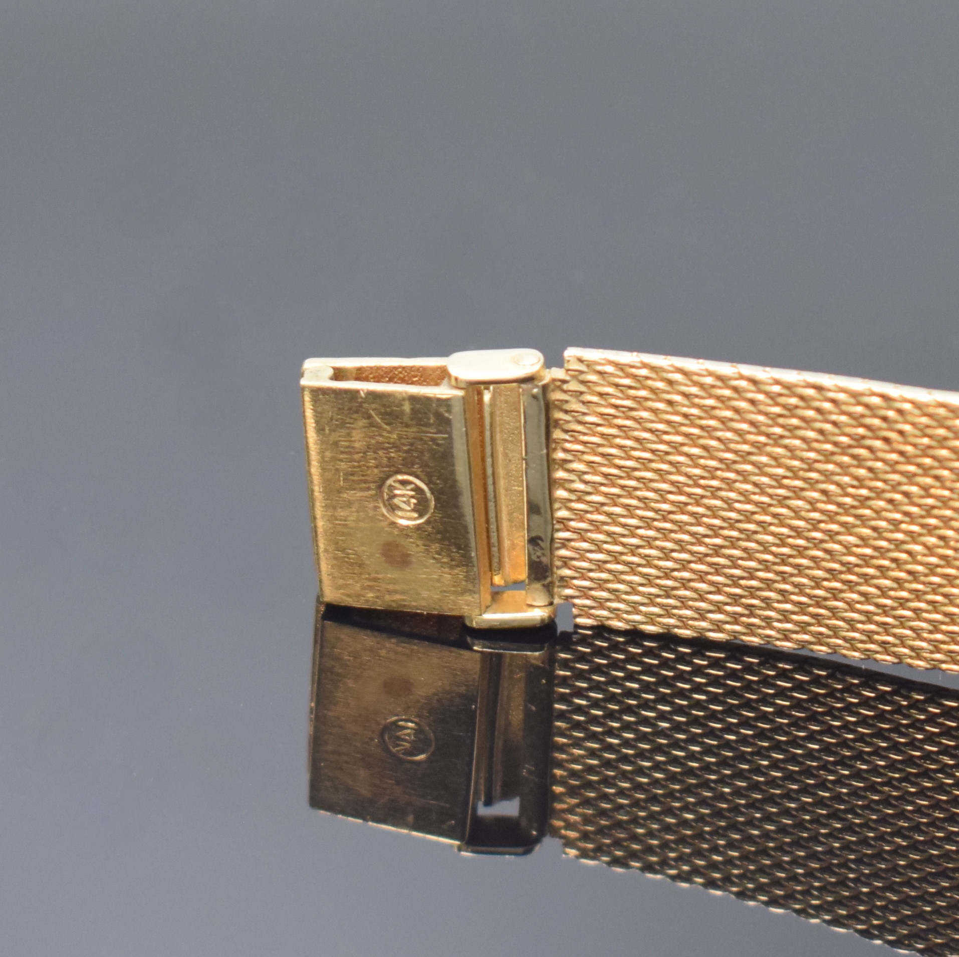 Detail c: OMEGA Seamaster De Ville Armbanduhr in GG 585/000, Schweiz/USA um 1964, Automatik, amerik. Monocoque-Geh., anges. Milanaiseband besch., silb. ...
