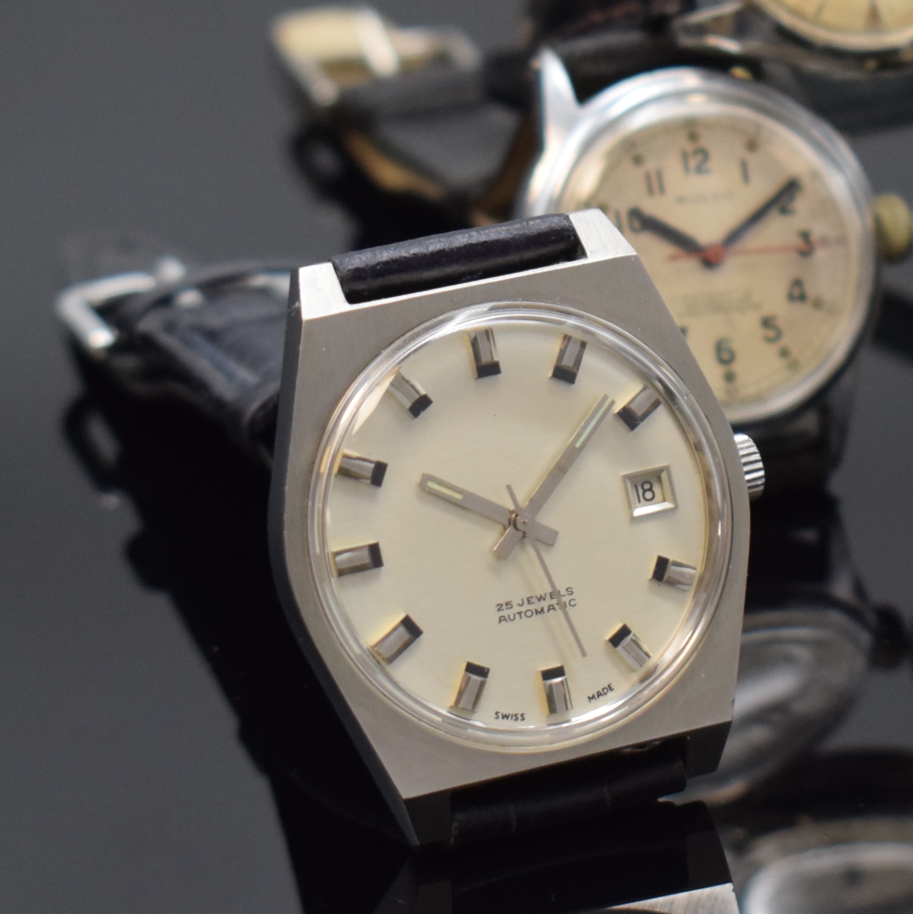 Detail b: TISSOT PR516 und 6 weitere Automatik Armbanduhren, Schweiz ca. 1940 - 1970, 1) Tissot PR516, verschr. Stahlgeh., silb. Zifferbl., vern. Werk Kal. ...