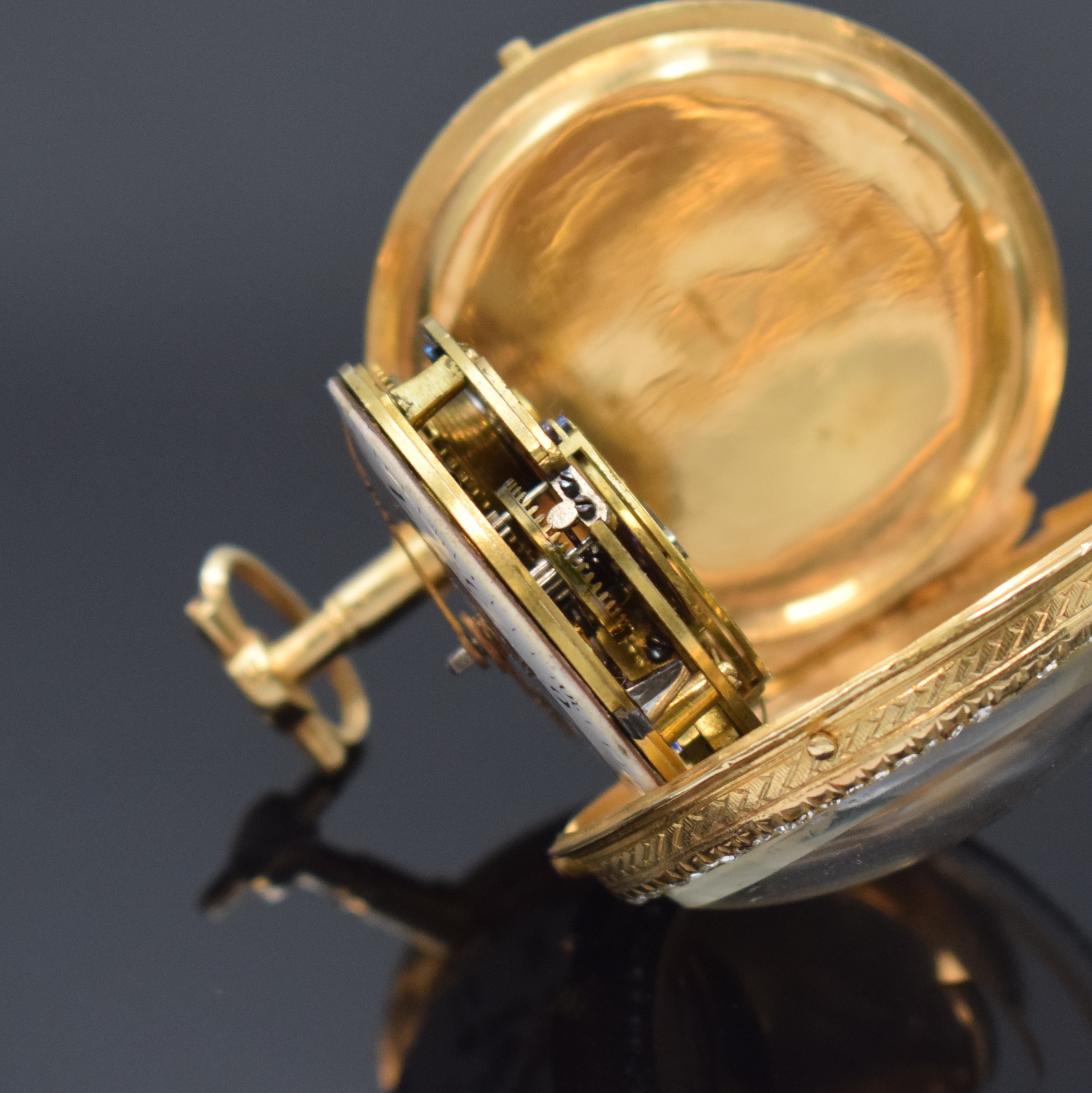 Detail e: MORICAND & Comp. Email-Spindeltaschenuhr, Schweiz um 1790, verg. Geh. m. Außenscharnier, rücks. auf blauem Grund Figurale Szene rest., ...