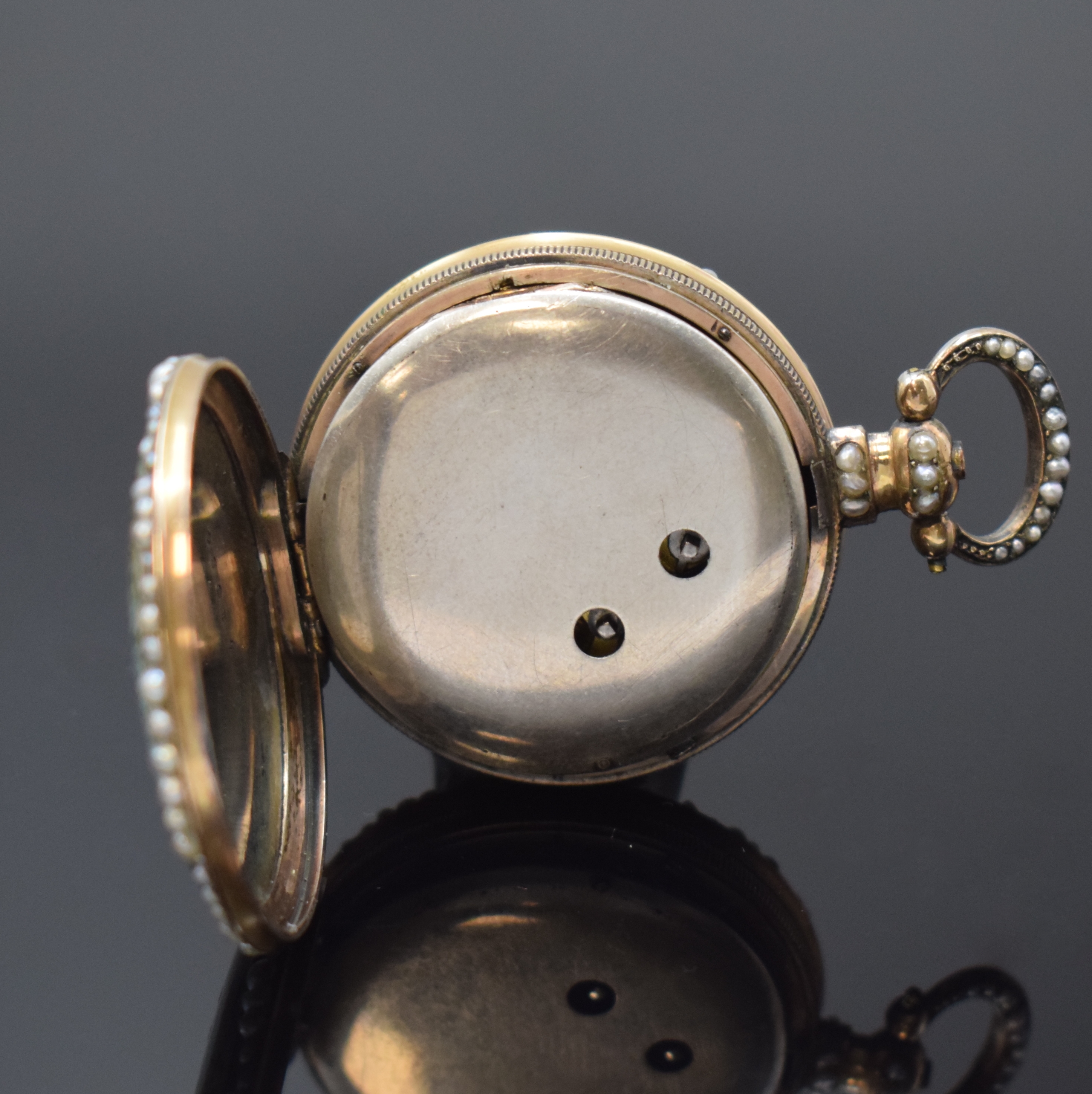 Detail c: EDOUARD JUVET, Fleurier Email-Taschenuhr mit springender Zentralsekunde in Silber, Schweiz um 1850, Schlüsselaufzug, verg. Geh., rücks. Emailbild ...