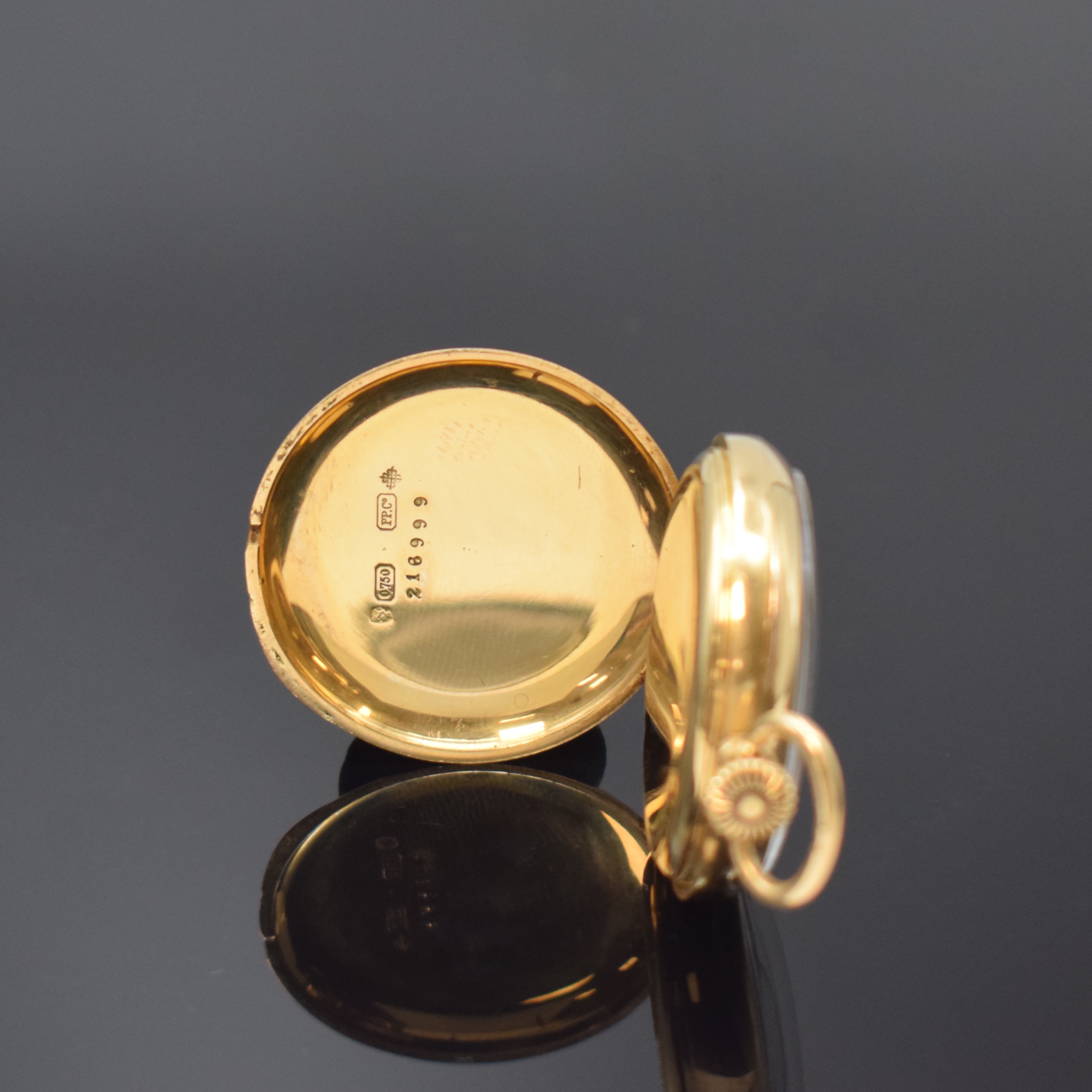 Detail b: PATEK PHILIPPE & Cie offene Damentaschenuhr in GG 750/000, Schweiz um 1900, glattes 2- Deckel Goldgeh., rücks. Adels-Monogramm, Cuvette m. ...