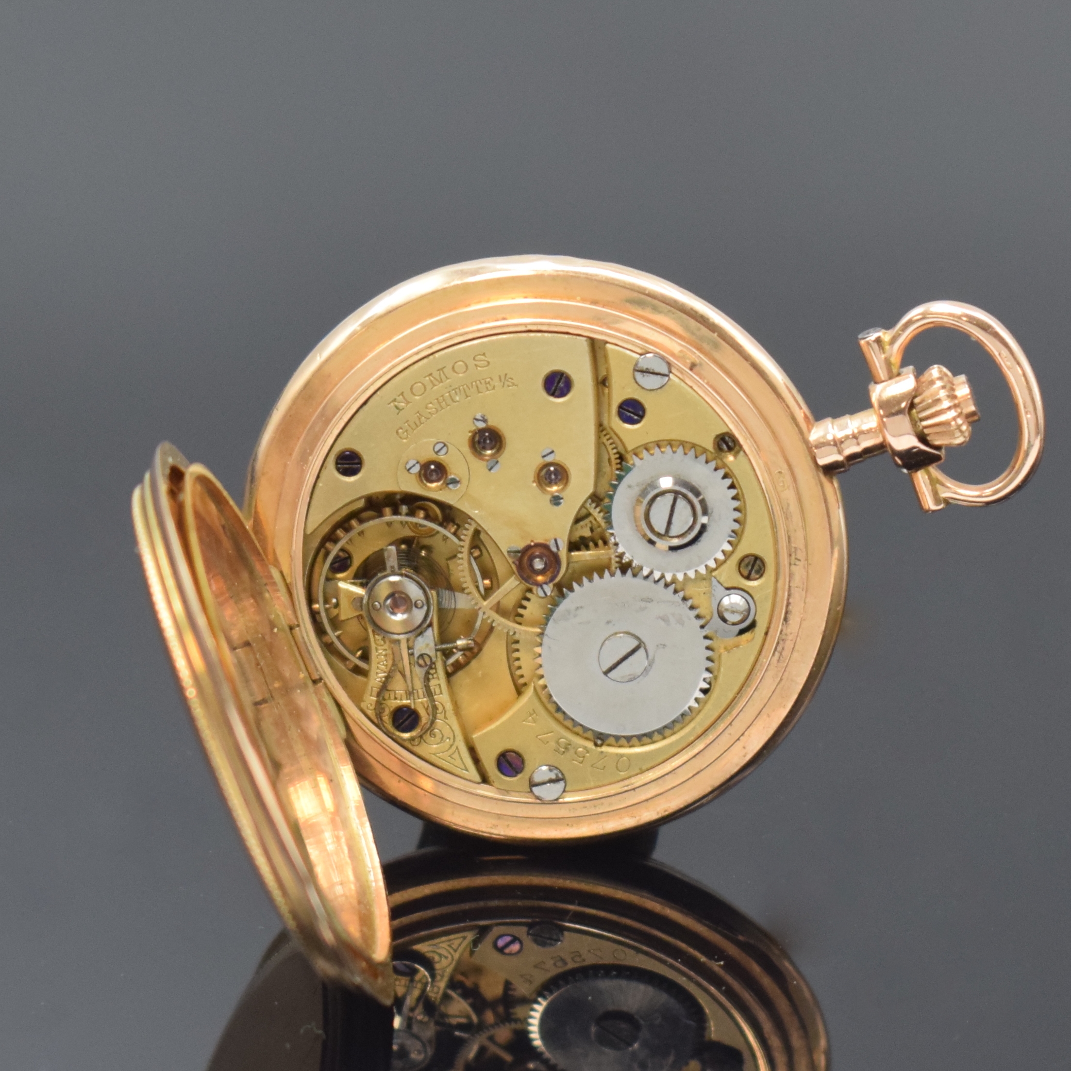 Detail g: NOMOS Glashütte Damensavonette im Louis-XVI Gehäuse in RG 585/000, Deutschland/Schweiz um 1900, glattes, gestuftes 3-Deckel Goldgeh. dell., ...