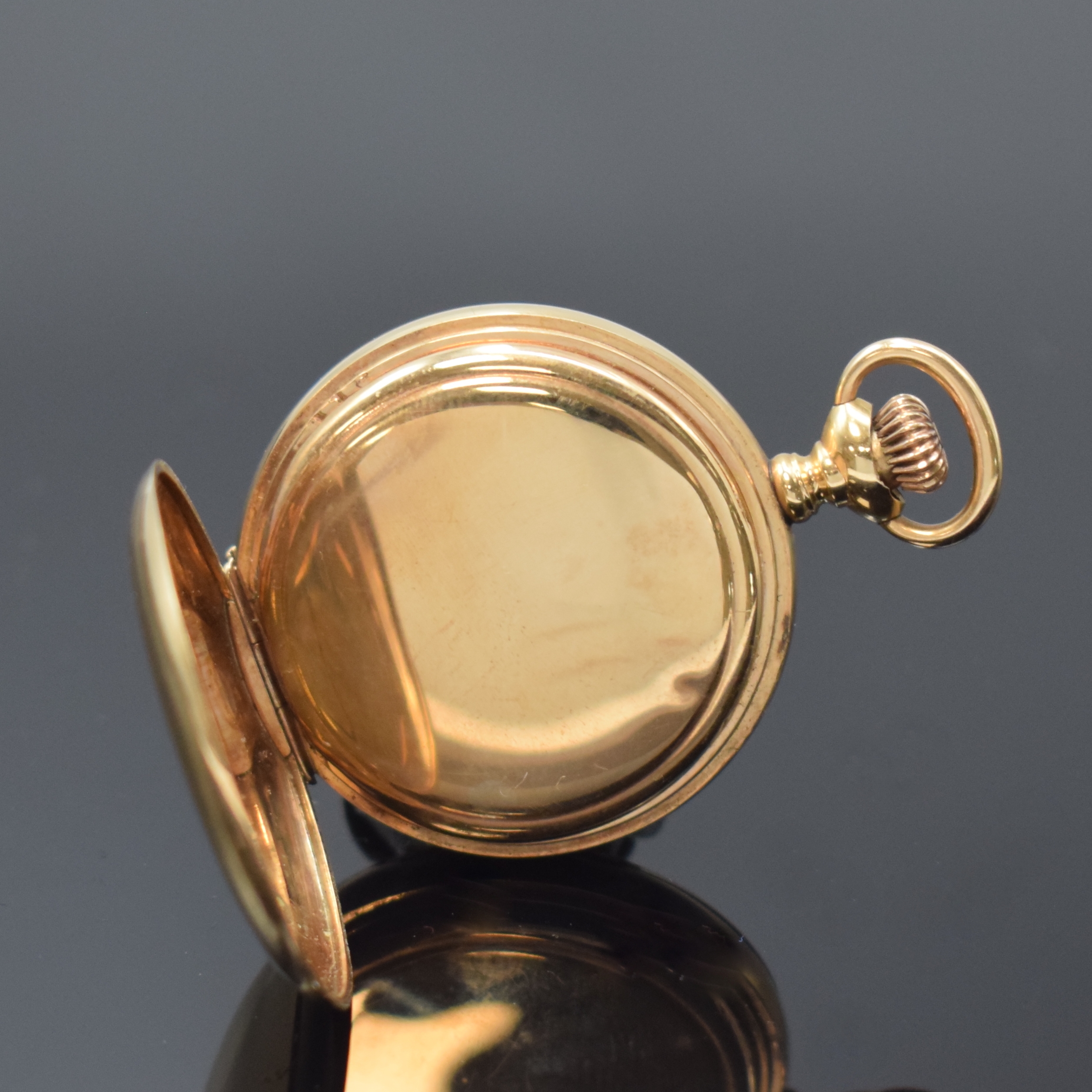 Detail e: BARTHMAN / LONGINES Damensavonette in GG 585/000, Schweiz/USA um 1900, glattes 3- Deckel Goldgeh., Sprungdeckel m. Monogramm.- Grav., darauf später ...