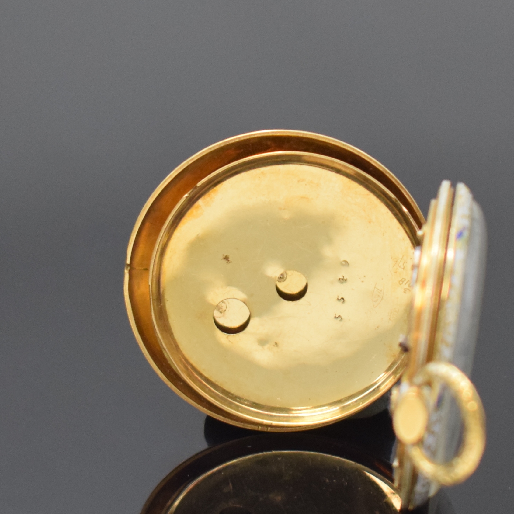 Detail d: MOULINIÉ ainé & Cie Geneve Email Damentaschenuhr in GG 750/000, Schweiz um 1840, Schlüsselaufzug, aufwendig polychrom emailliertes Geh. l. besch., ...