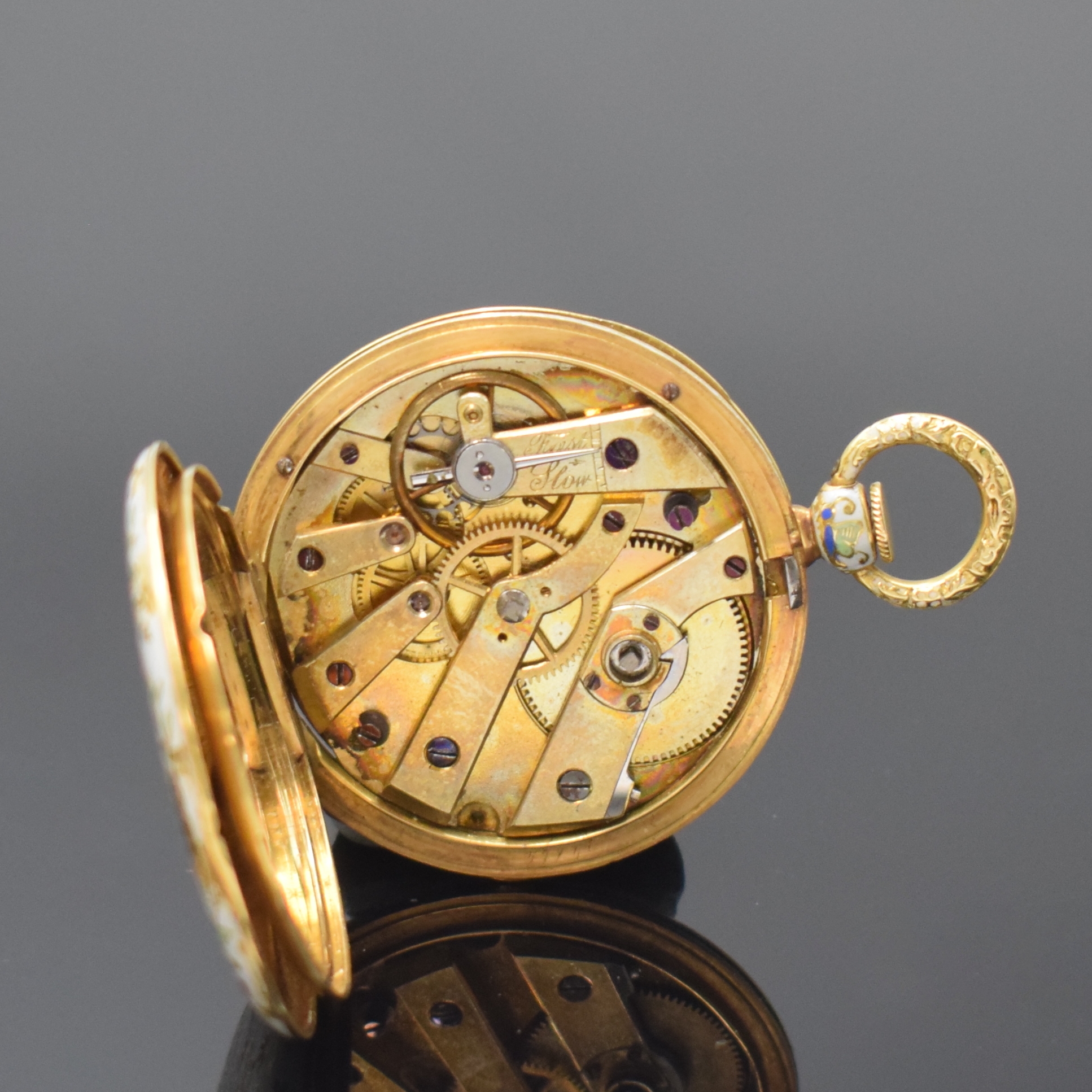 Detail e: MOULINIÉ ainé & Cie Geneve Email Damentaschenuhr in GG 750/000, Schweiz um 1840, Schlüsselaufzug, aufwendig polychrom emailliertes Geh. l. besch., ...