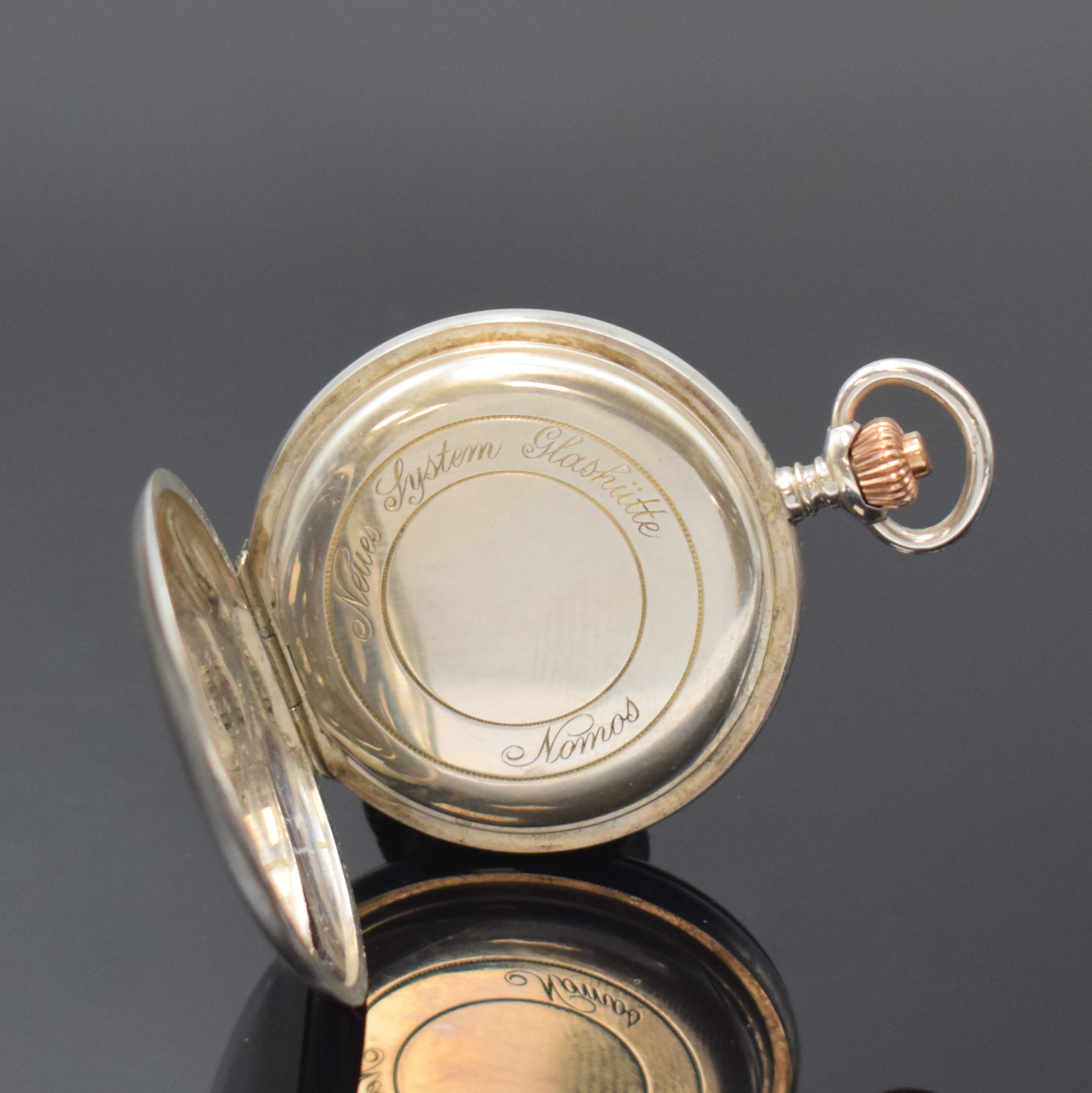 Detail e: NOMOS Glashütte seltene Damensavonette in Silber, Schweiz/Deutschland um 1905, glattes Geh. dell., Cuvette bez. "Neues System Glashütte", ...
