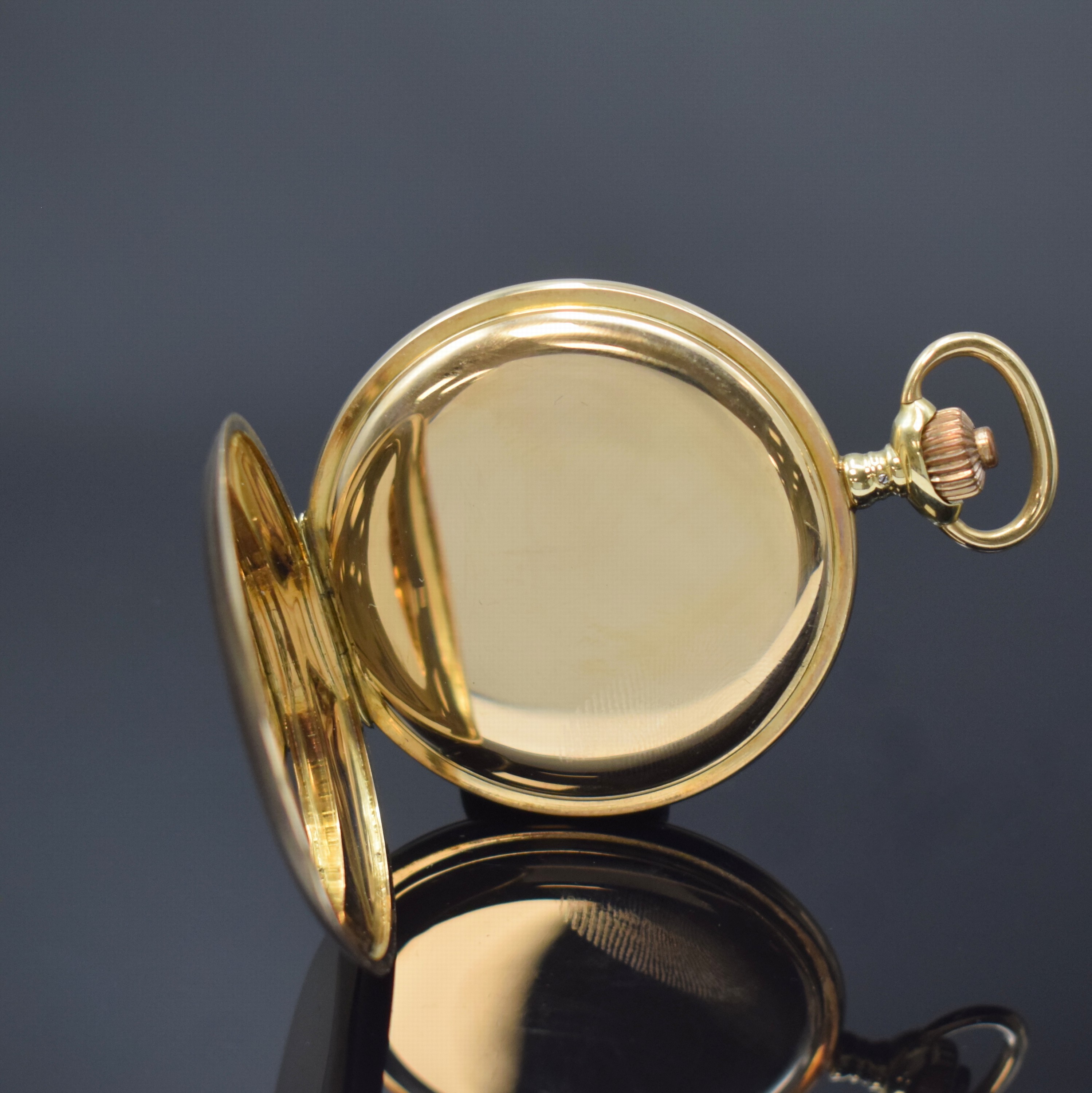 Detail d: J. ASSMANN Herrensavonette in GG 585/000, Deutschland um 1920, glattes 3-Deckel Gold Lucia-Geh., 3-tlg. Emailzifferbl., Breguetzahlen, kl. Sek. b. 6, ...