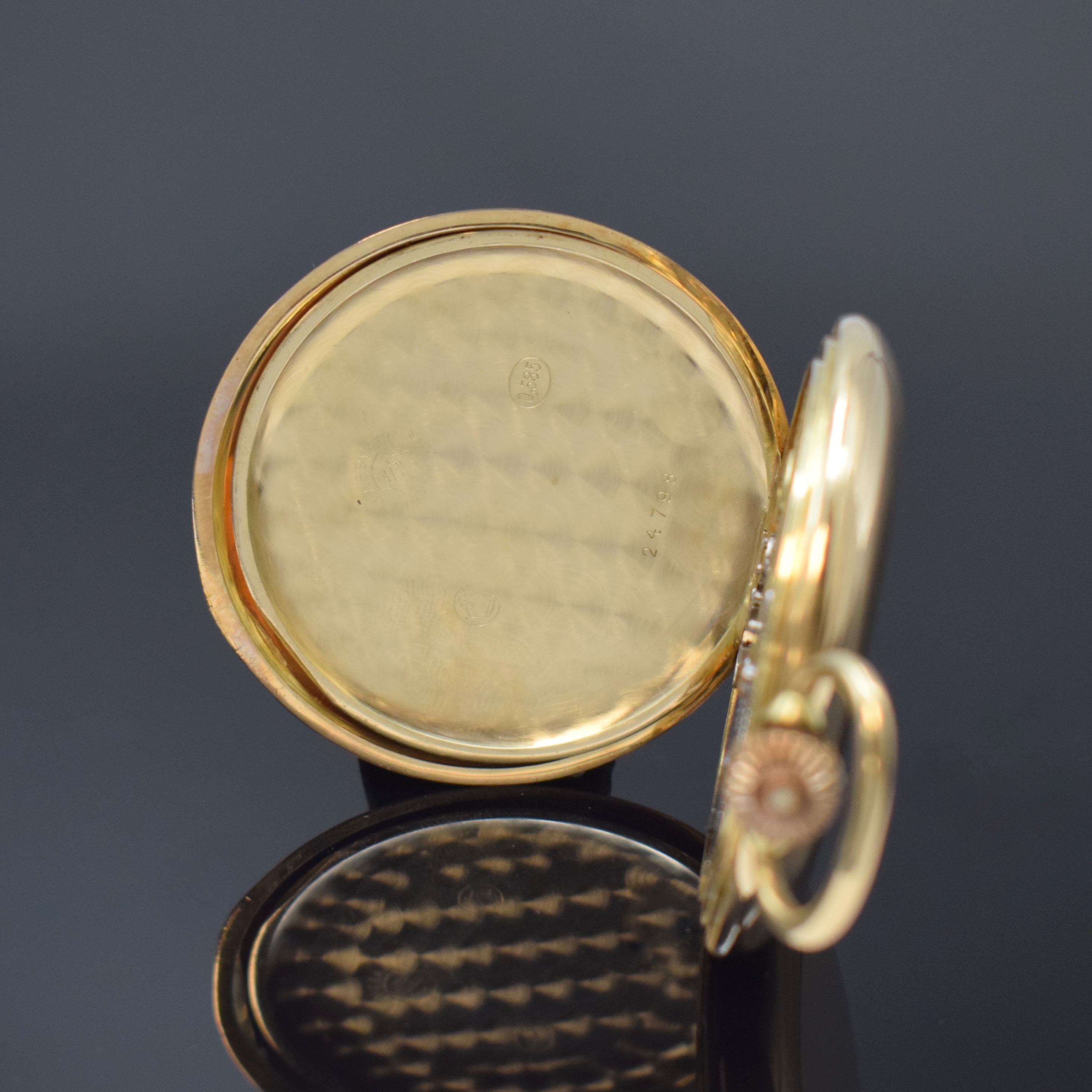 Detail e: J. ASSMANN Herrensavonette in GG 585/000, Deutschland um 1920, glattes 3-Deckel Gold Lucia-Geh., 3-tlg. Emailzifferbl., Breguetzahlen, kl. Sek. b. 6, ...
