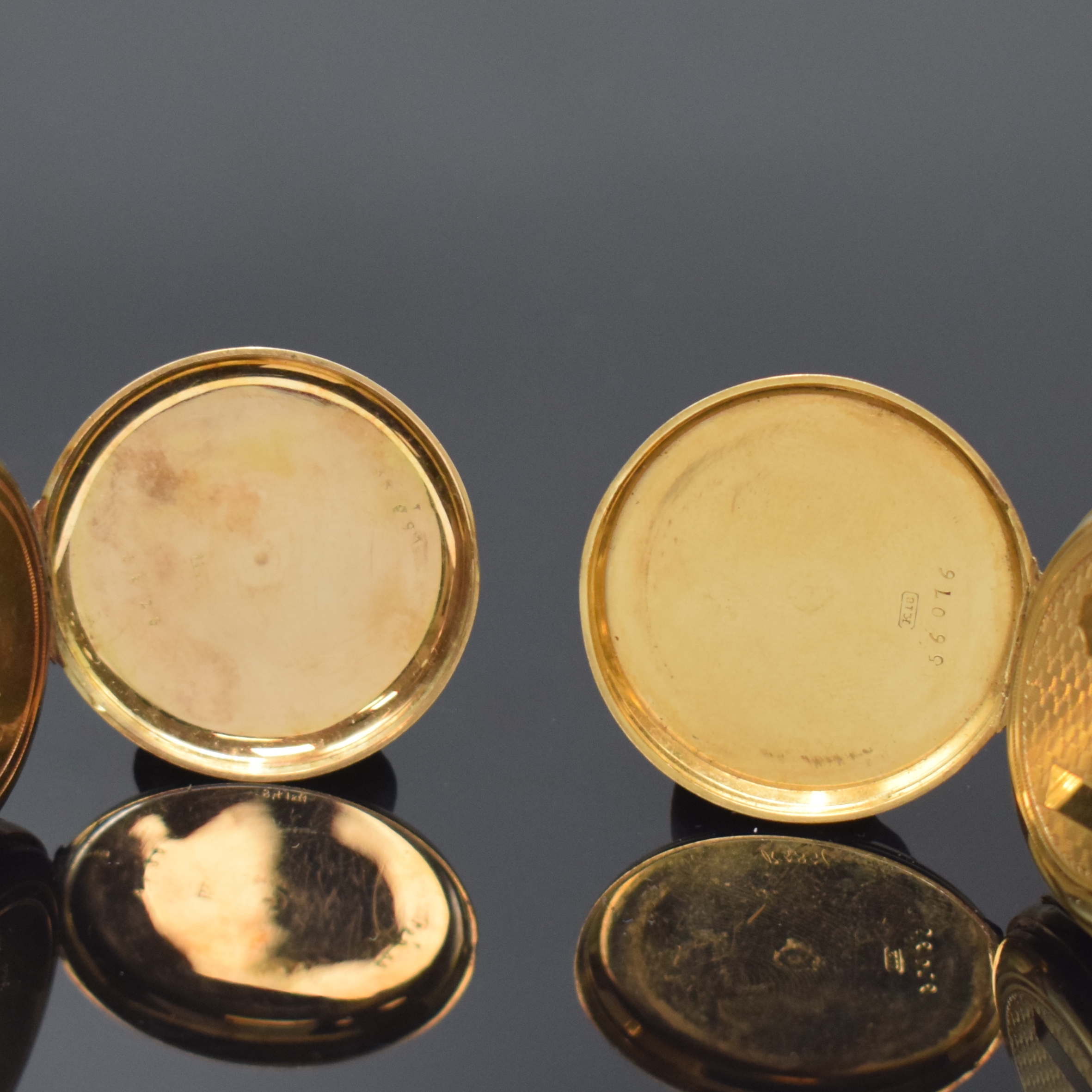 Detail b: Konvolut: 2 offene Damentaschenuhren mit Schlüsselaufzug in GG 750/000 und 585/000, Schweiz um 1860, grav. Geh. m. rücks. Sprungdeckel, ...