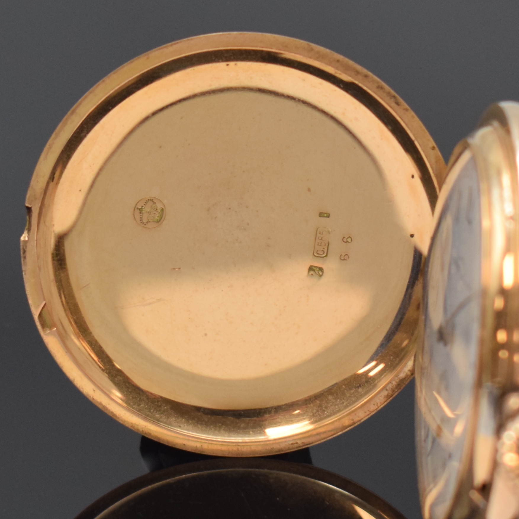 Detail a: J. ASSMANN Herrensavonette in GG 585/000, Deutschland/Schweiz um 1906, glattes 2-Deckel Goldgeh., grav. Monogramm auf Sprungdeckel, Widmungsgrav. auf ...