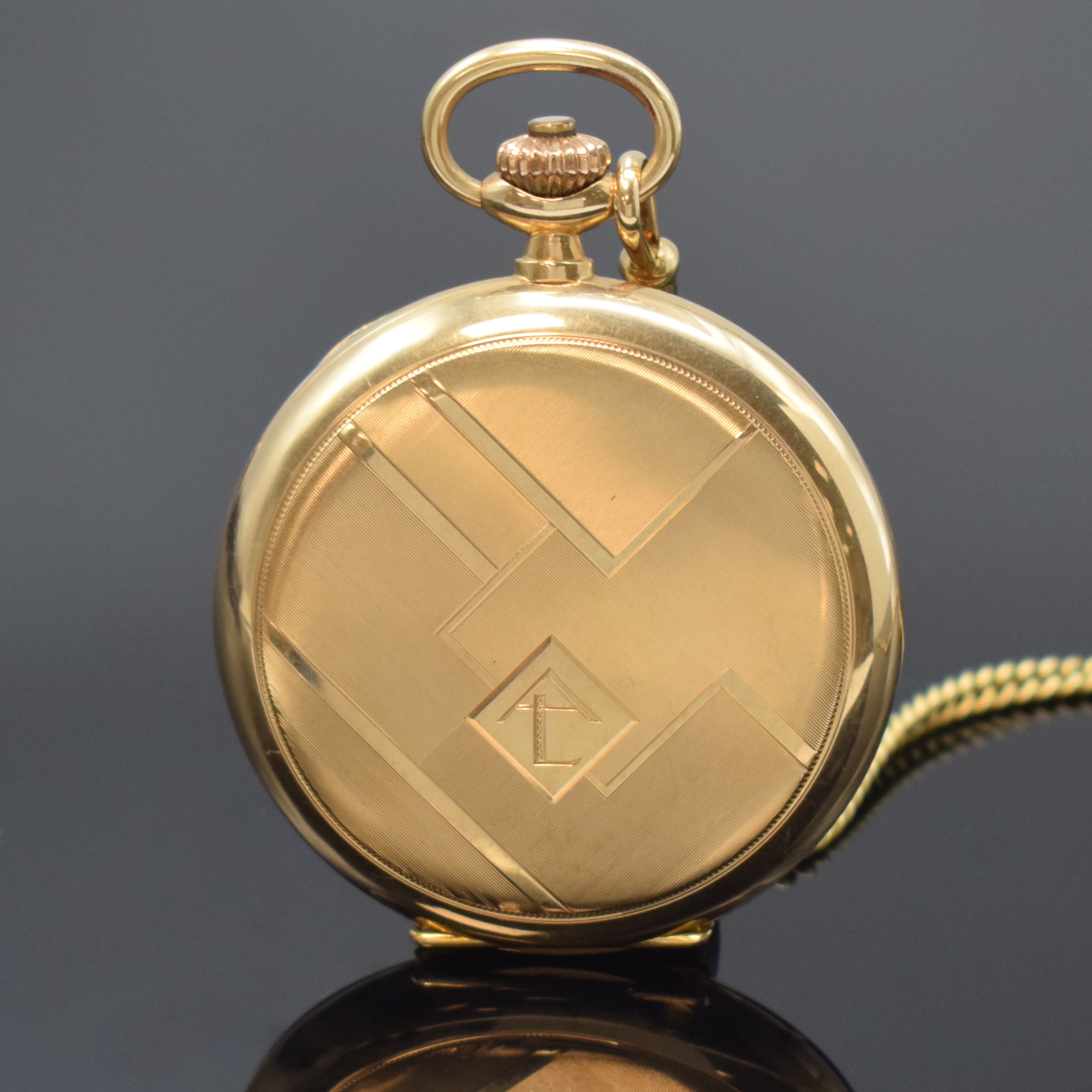 Detail b: TUTIMA Glashütte Herrensavonette mit Kette in GG 585/000, Deutschland um 1930, geometrisch guill. 3-Deckel Goldgeh., Sprungdeckel m. grav. ...
