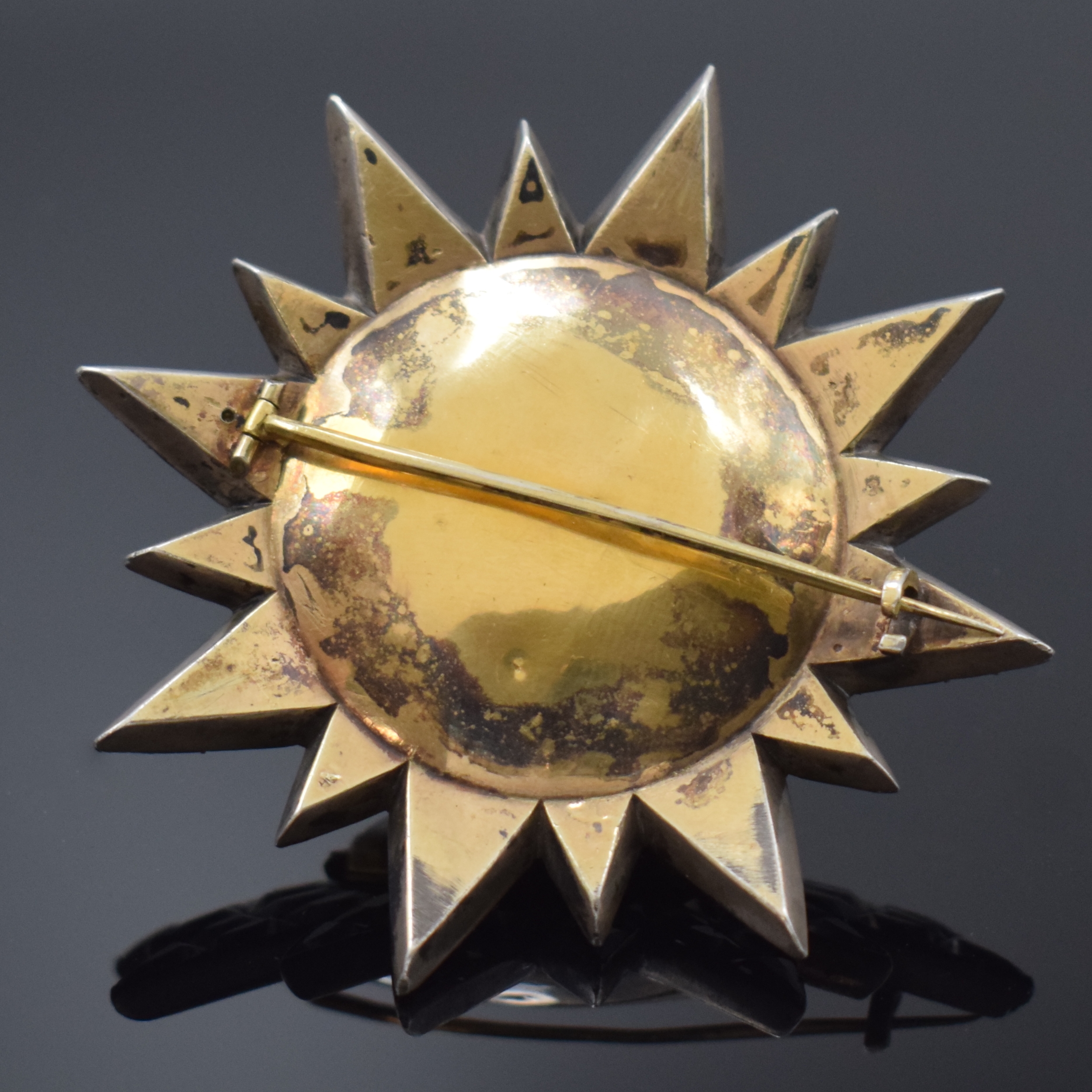 Detail b: MEYER A PARIS prächtige Brosche in vergoldetem Silber mit eingebauter Spindeluhr, Frankreich/Böhmen um 1780, Sternförmige Brosche m. ...