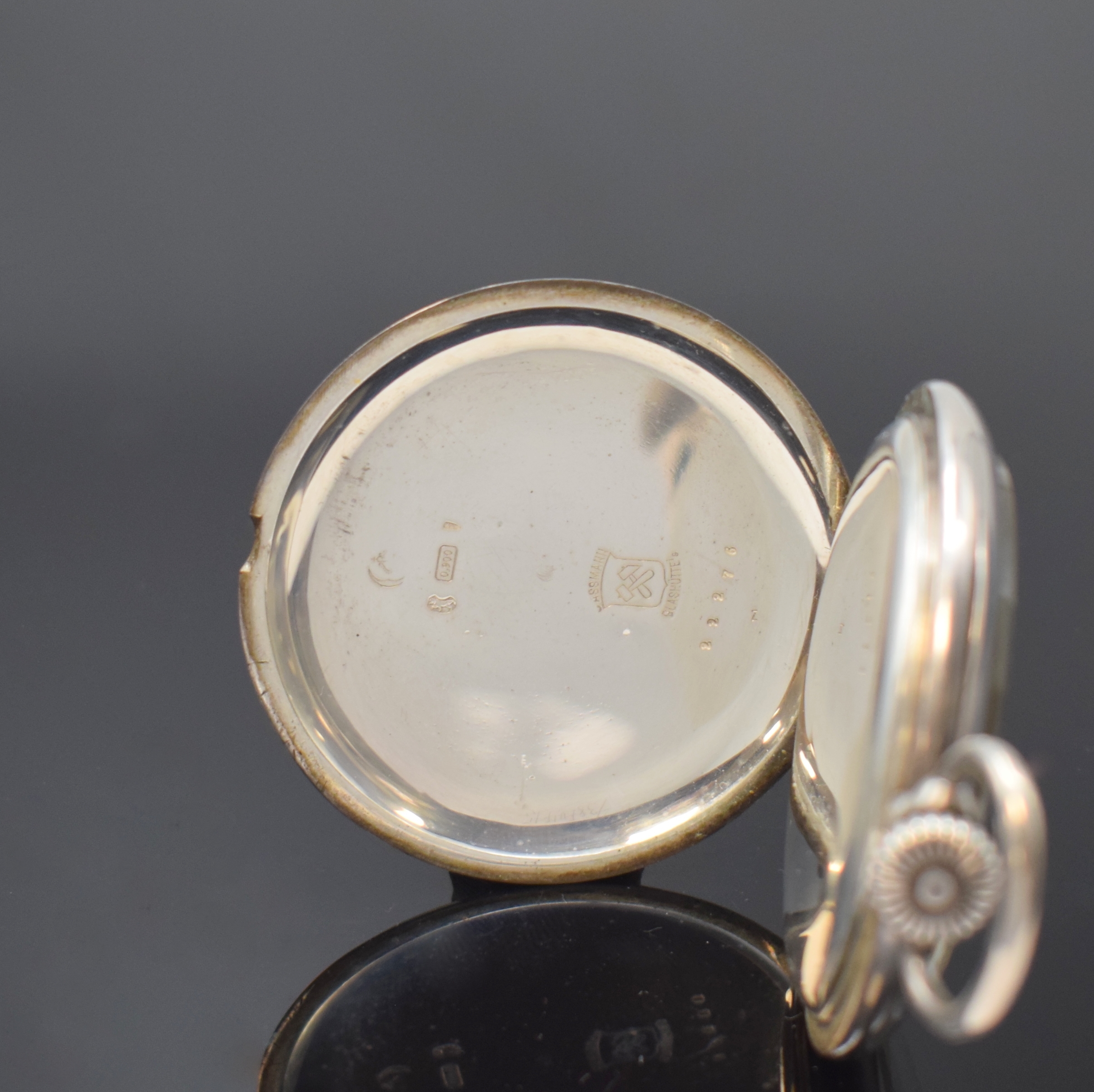 Detail b: J. ASSMANN große offene Silbertaschenuhr, Deutschland um 1920, glattes Geh. dell., 2- tlg. Emailzifferbl. riss., arab. Zahlen, gebl. Birnenzeiger, ...