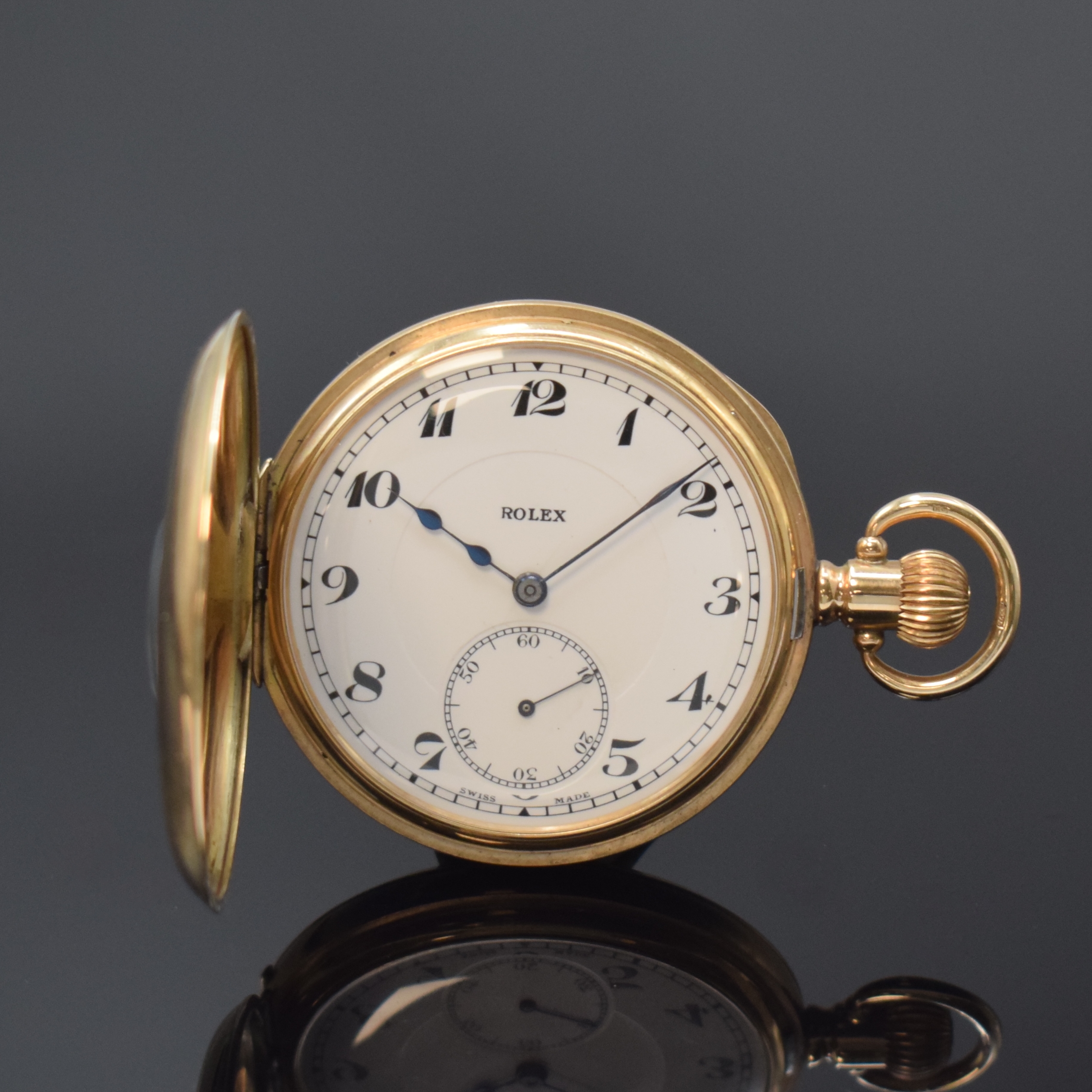 ROLEX Halbsavonette in RG 375/000, Schweiz um 1925, glattes 2-Deckel Goldgeh., Metallcuvette m. Widmungsgrav., Emailzifferbl. riss., arab. Zahlen, ...