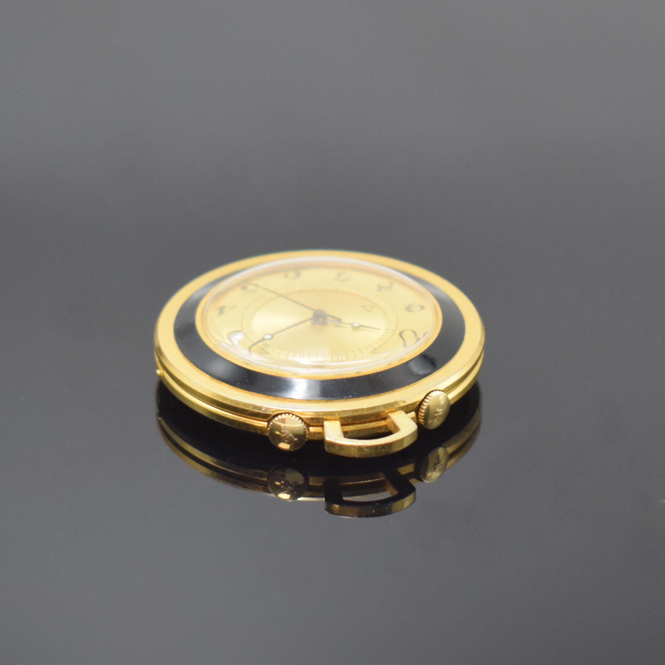 Detail c: Jaeger-LeCoultre vergoldeter Taschenwecker Referenz 11003, Schweiz um 1965, Handaufzug, aufstellbares Geh., Boden aufgedr., orig. Kronen, gold. ...