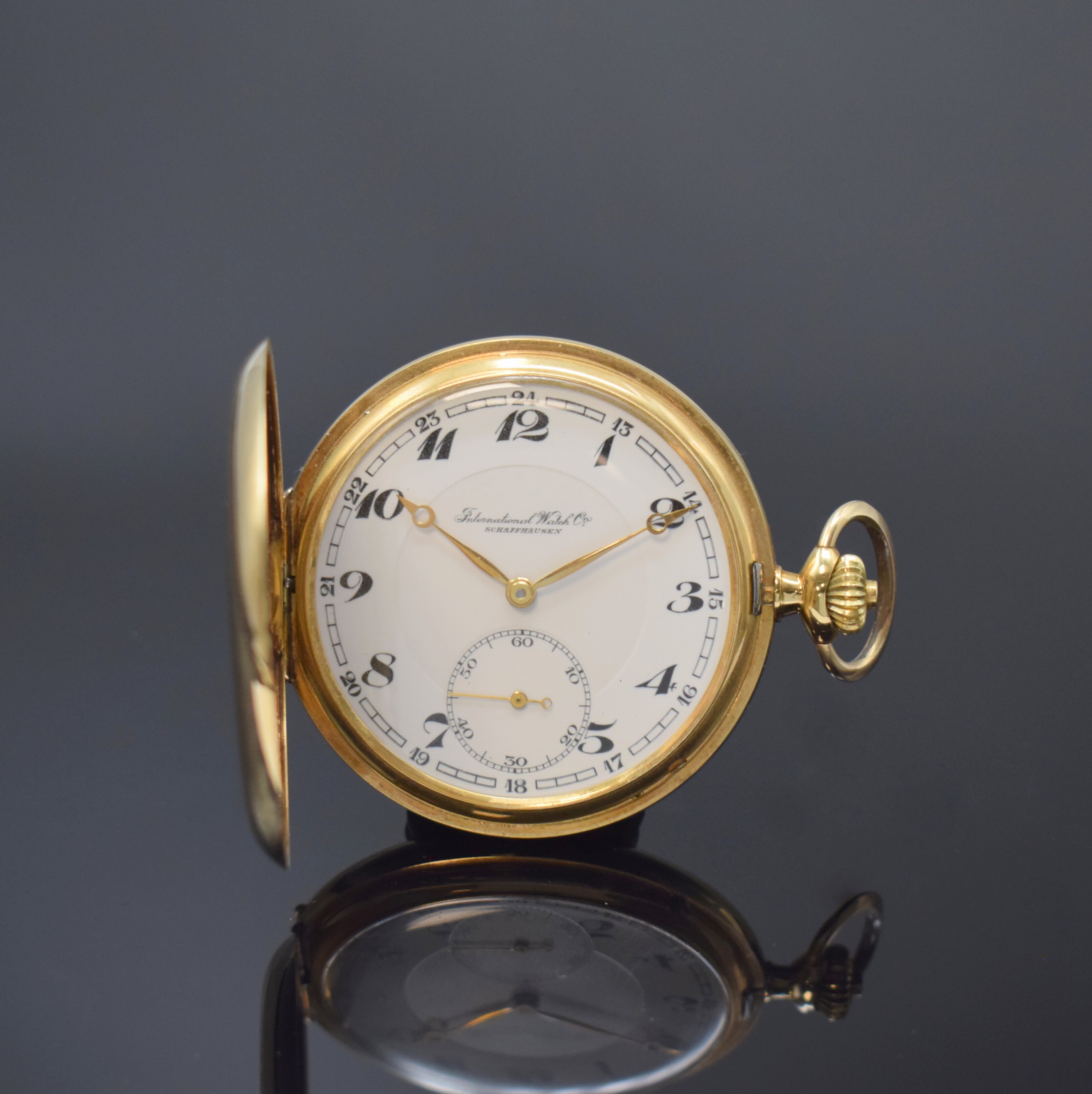 IWC Herrensavonette in GG 585/000, Schweiz um 1926, glattes 3-Deckel Goldgeh., sign. Emailzifferbl., Breguetzahlen, gold. Breguetzeiger, kl. Sek. b. ...