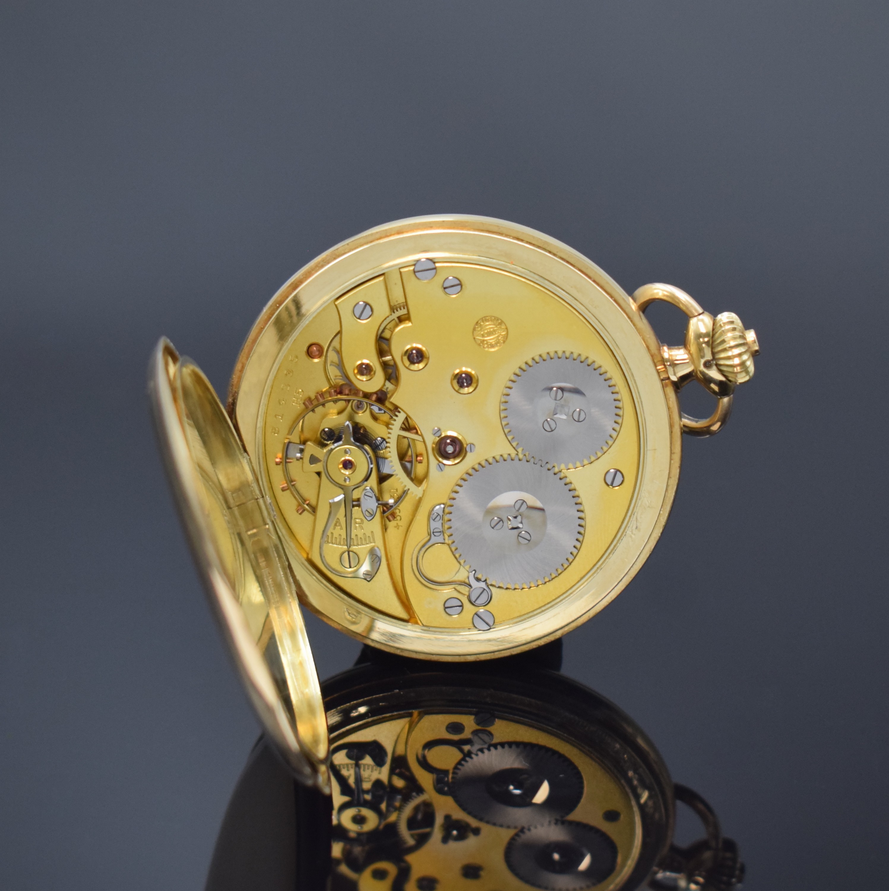 Detail f: IWC Herrensavonette in GG 585/000, Schweiz um 1926, glattes 3-Deckel Goldgeh., sign. Emailzifferbl., Breguetzahlen, gold. Breguetzeiger, kl. Sek. b. ...