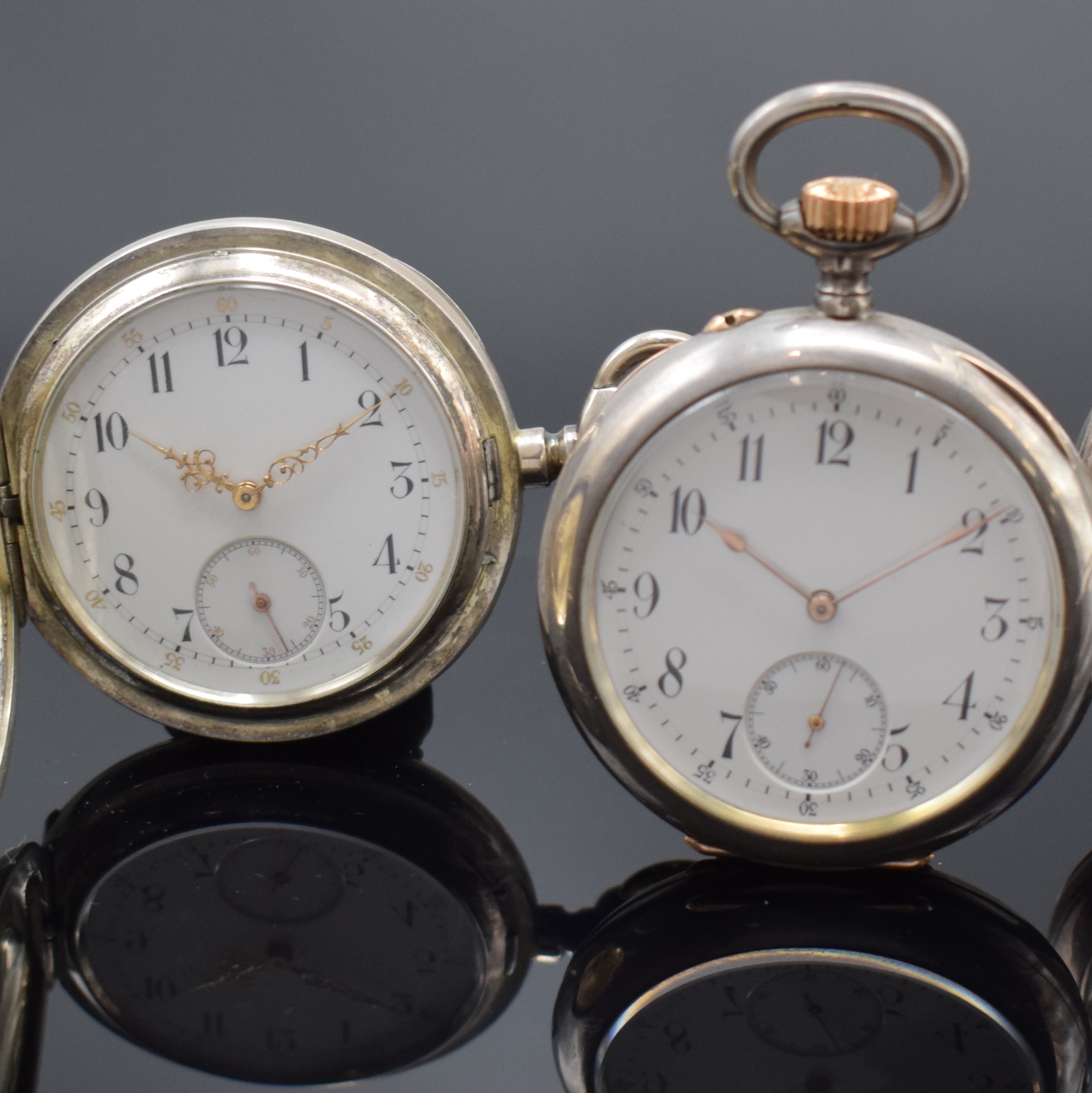 Detail a: 3 Silbertaschenuhren 2 x offen, 1 x Savonette, Schweiz um 1910, davon 2 x Union Glocke, alle mit glatten 900er Silbergehäusen, Emailzifferbl. teilw. ...