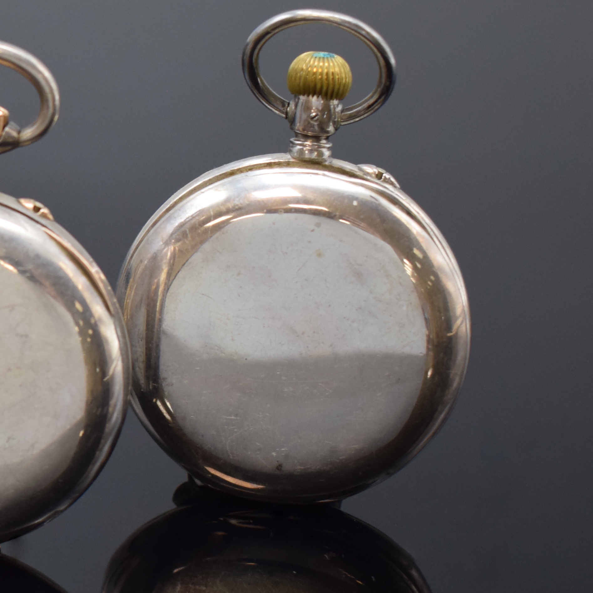 Detail d: 3 Silbertaschenuhren 2 x offen, 1 x Savonette, Schweiz um 1910, davon 2 x Union Glocke, alle mit glatten 900er Silbergehäusen, Emailzifferbl. teilw. ...