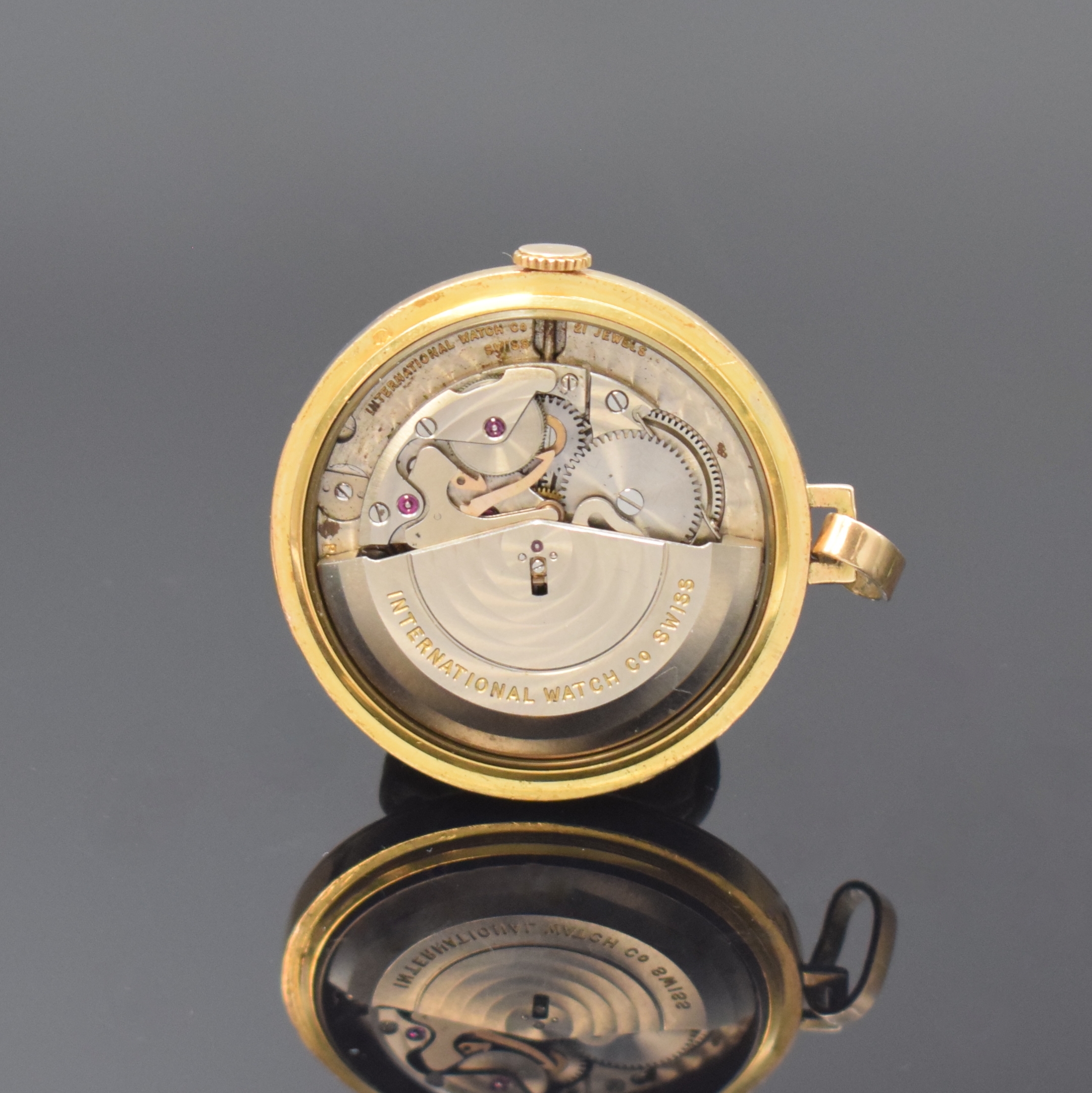 Detail c: IWC Uhrwerk Kaliber 852 zur Anhängeuhr im neutralen RG 750/000 Gehäuse umgearbeitet, Werk Schweiz um 1953, Automatik, 3-teil. Geh. l. dell., Boden ...