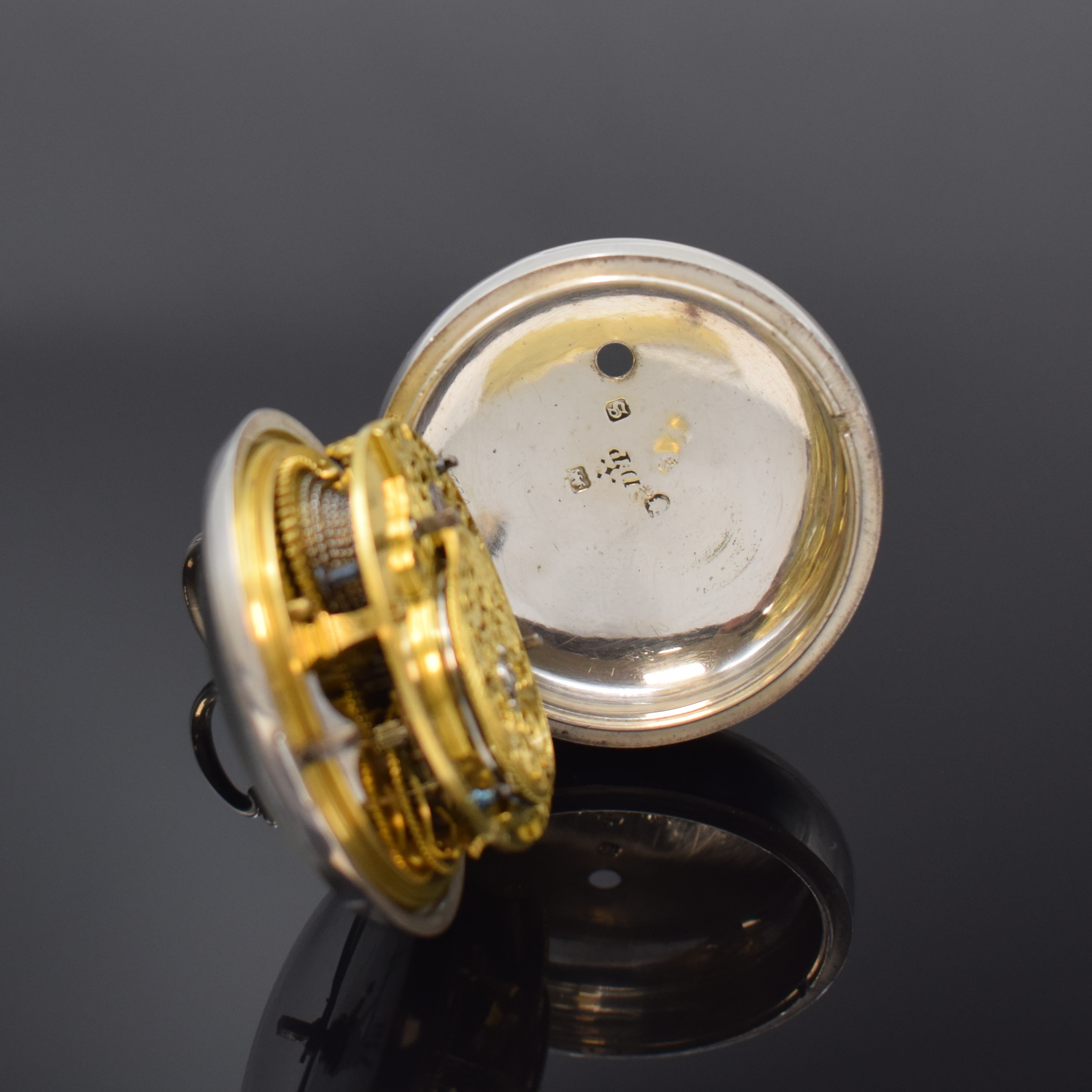 Detail d: Rose & Son London große frühe Zylinder- Taschenuhr mit Datum im Silber Doppelgehäuse, London Hallmark 1773, glattes Geh. u. Übergeh. l. dell., ...