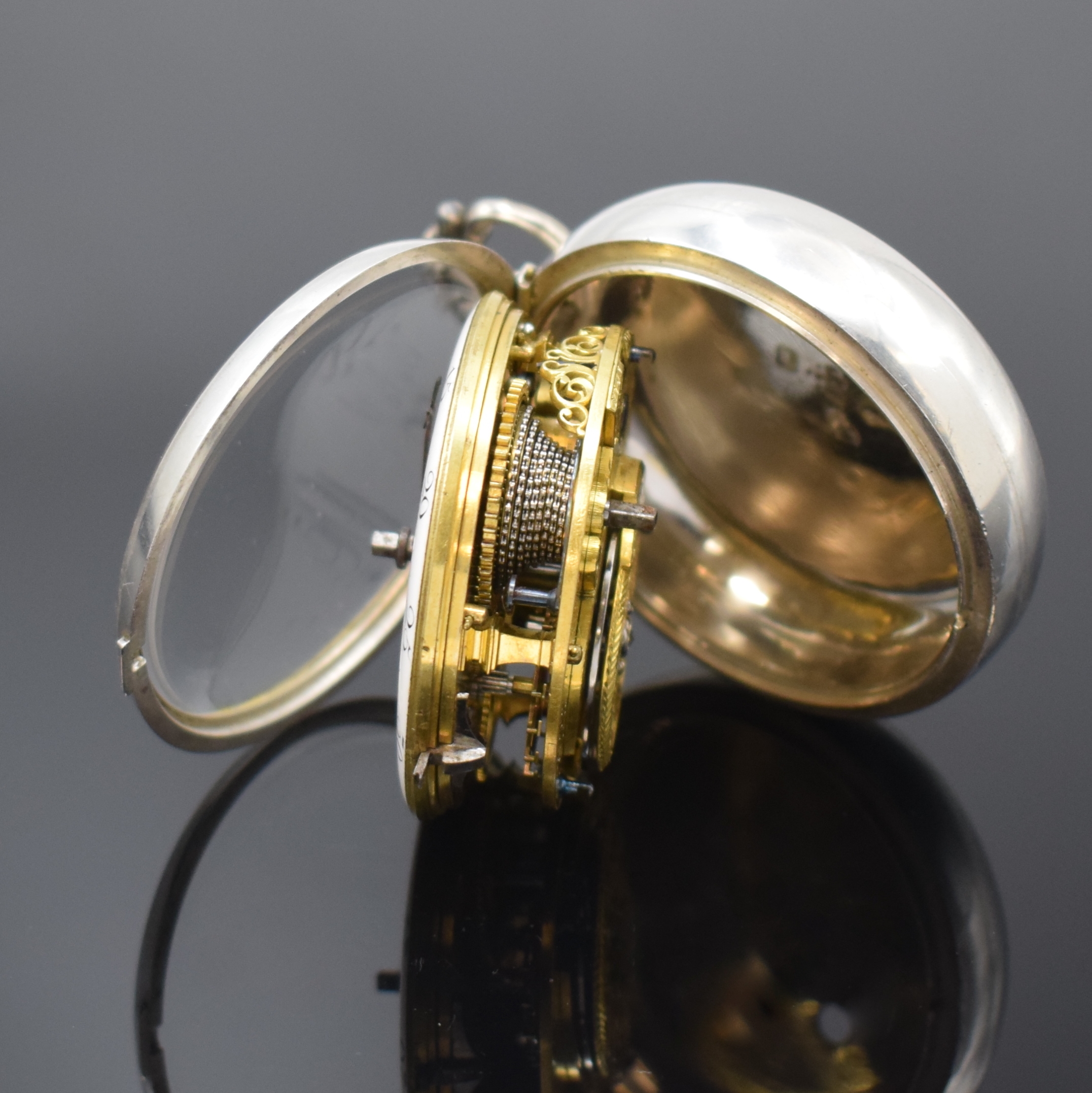 Detail f: Rose & Son London große frühe Zylinder- Taschenuhr mit Datum im Silber Doppelgehäuse, London Hallmark 1773, glattes Geh. u. Übergeh. l. dell., ...