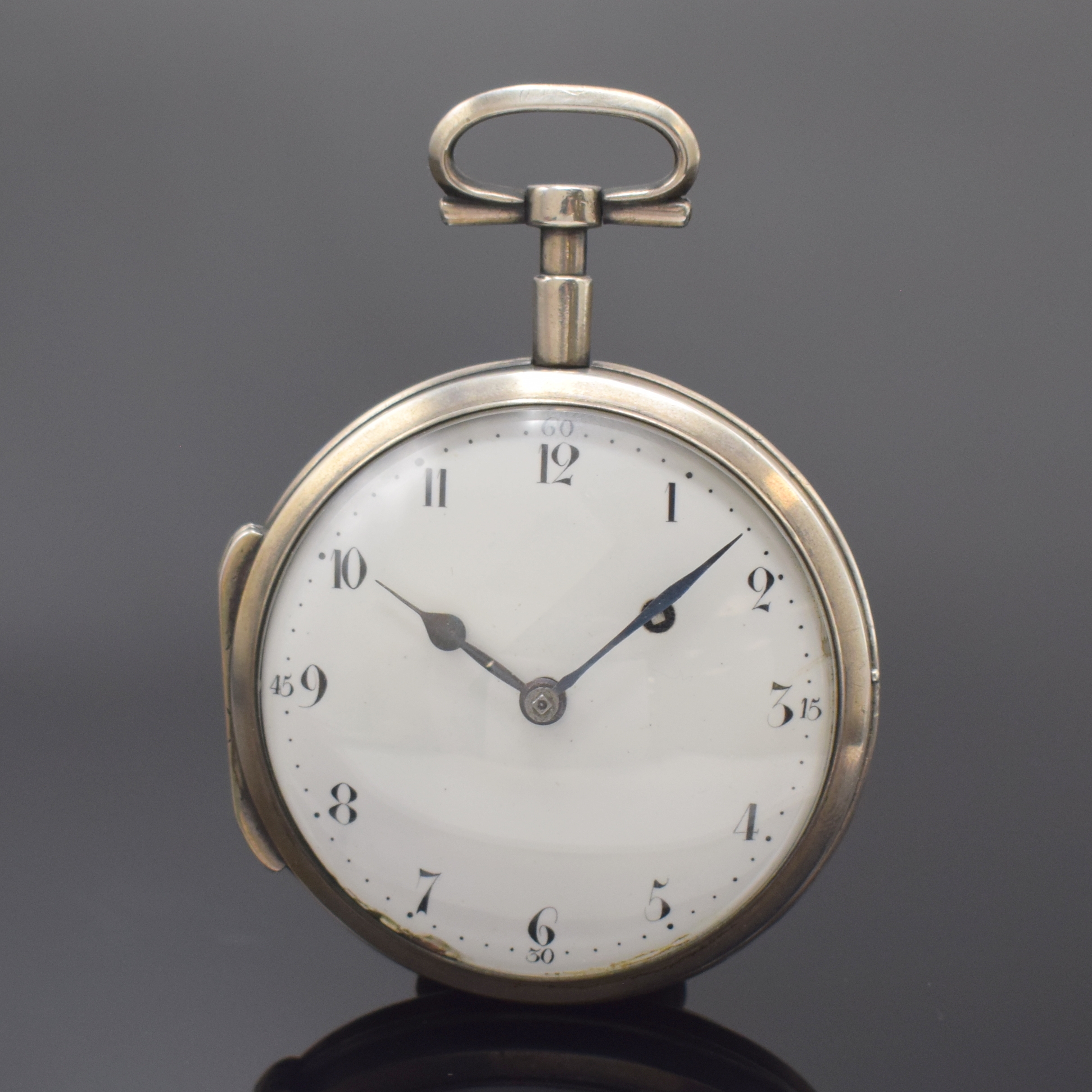 JOHANN ANTON NETTELBECK Düsseldorf große Zylindertaschenuhr, um 1792, Silbergeh. dell., innen m. Widmung, Großscharnier, Emailzifferbl. besch., ...