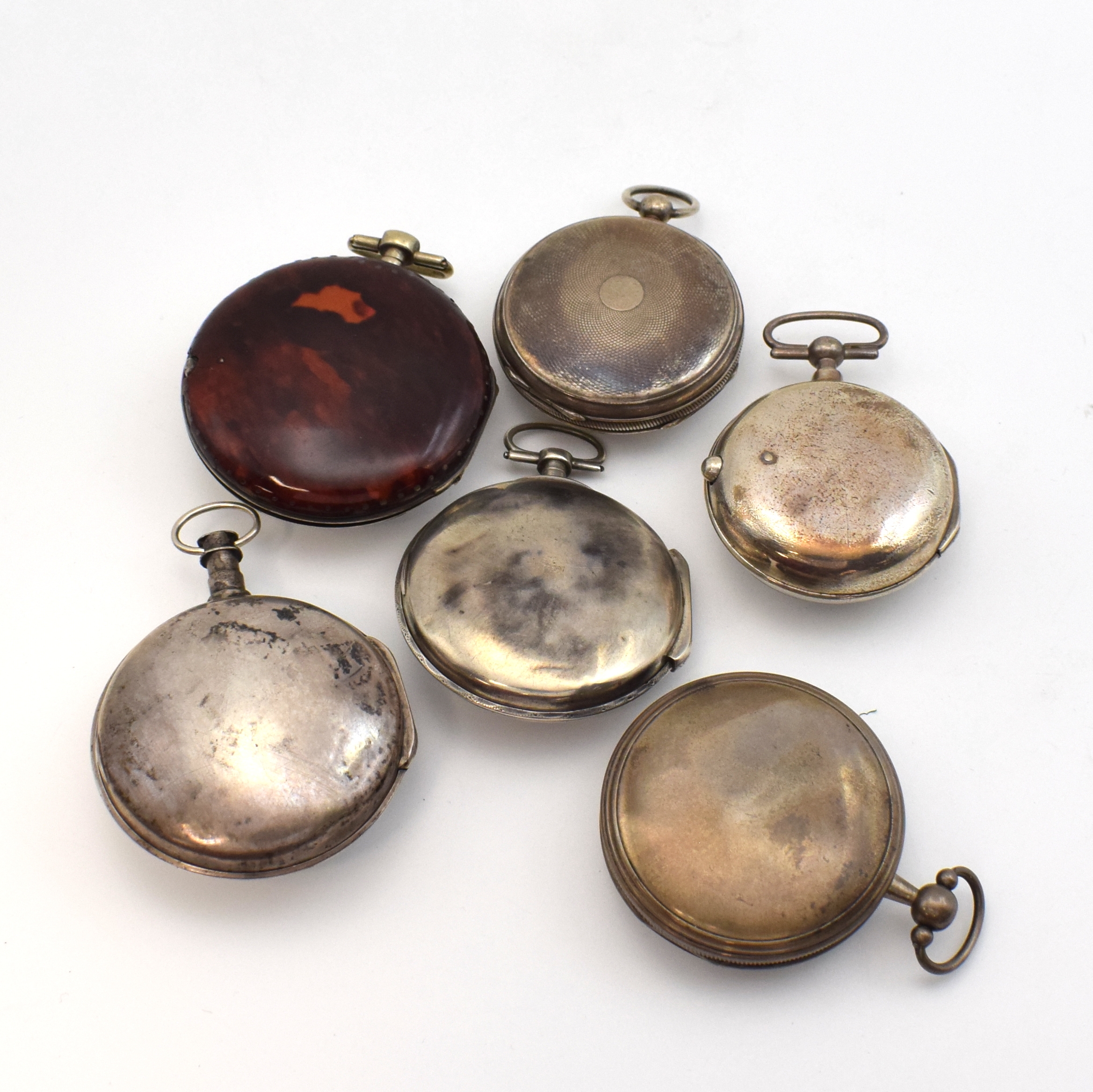 Detail a: 6 Spindeltaschenuhren in Silber, 3x Alpenländisch, 1x England, 1x Frankreich und 1x Schweiz um 1800-1830, 3x Übergeh. (1x Schildpatt) u. Gehäuse ...