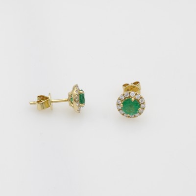 Image Paar Ohrstecker mit Smaragden und Brillanten, GG 750/000, 2 Smaragde zus. ca. 1.08 ct ...